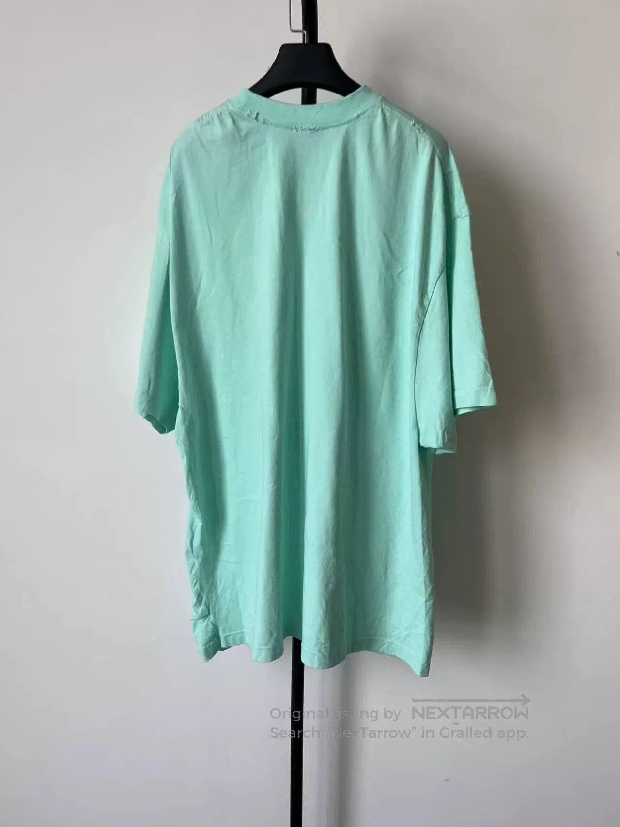 Balenciaga Balenciaga Distressed Solid Crewneck T-Shirt Men. Size US M / EU 48-50 / 2 - 2 Thumbnail