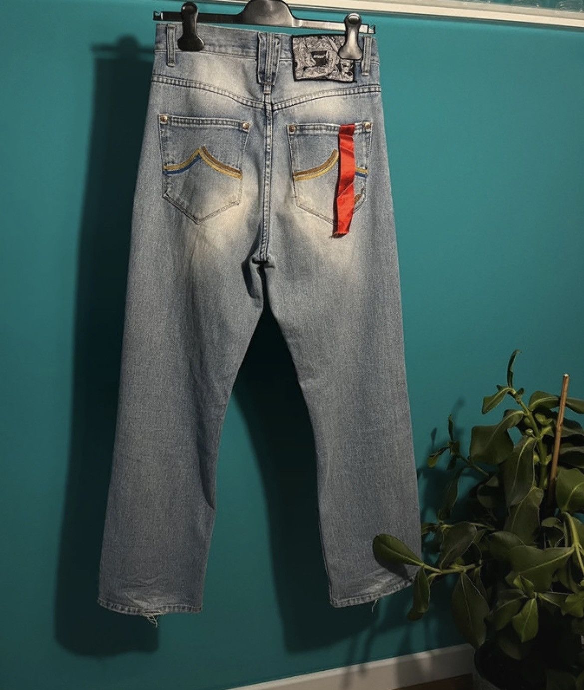 Vintage Medium-rised straight jeans Size 28" / US 6 / IT 42 - 2 Thumbnail