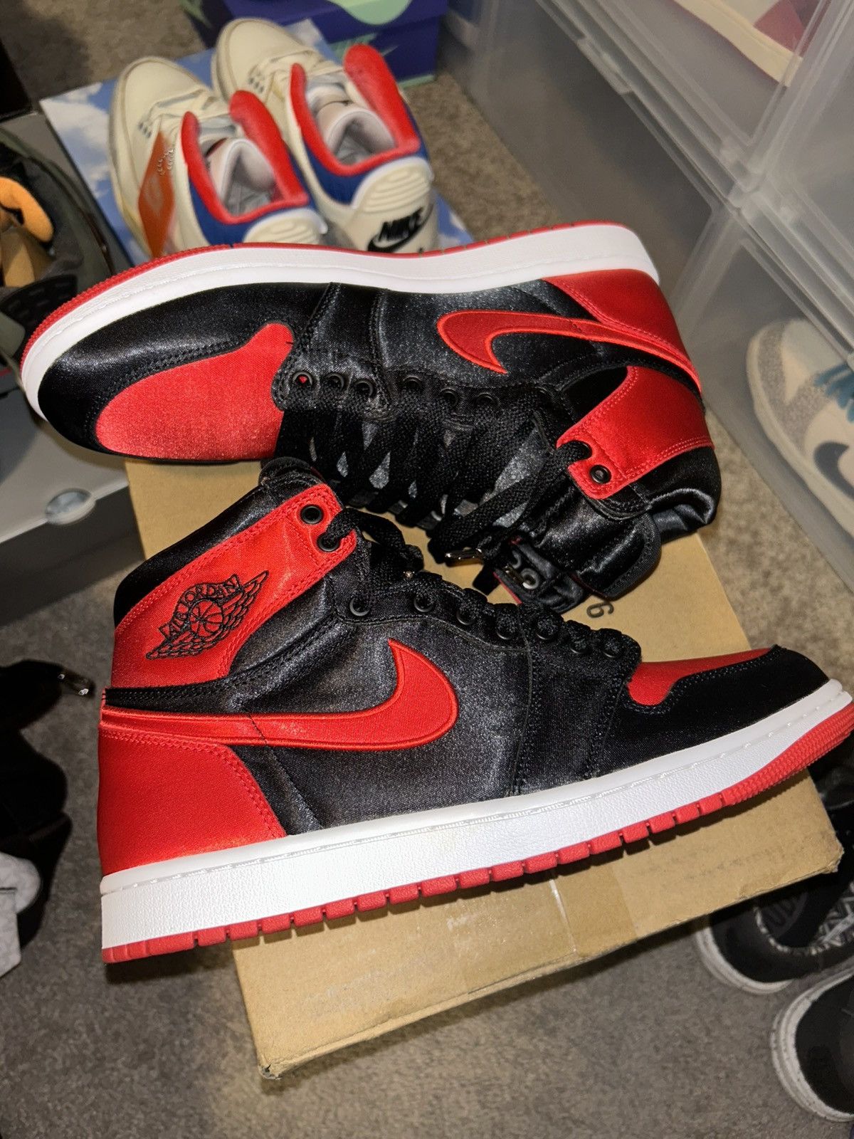 Jordan Brand Jordan 1 satin bred Size US 8.5 / EU 41-42 - 2 Thumbnail
