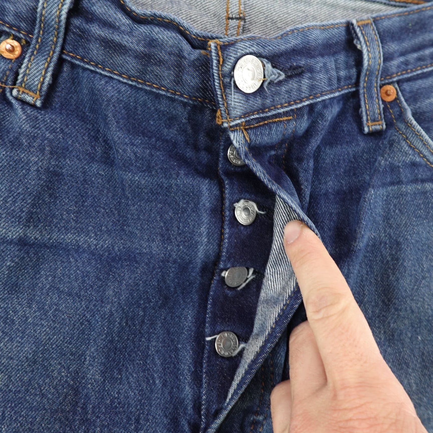 Levi's Levis Jeans Mens 38x32 Blue Denim 501 Button Fly Classic Straight Leg Red Tab jeans Mens 38x32 Blue Denim 501 Button Fly Classic Straight Leg Red Tab Size US 37 - 6 Thumbnail