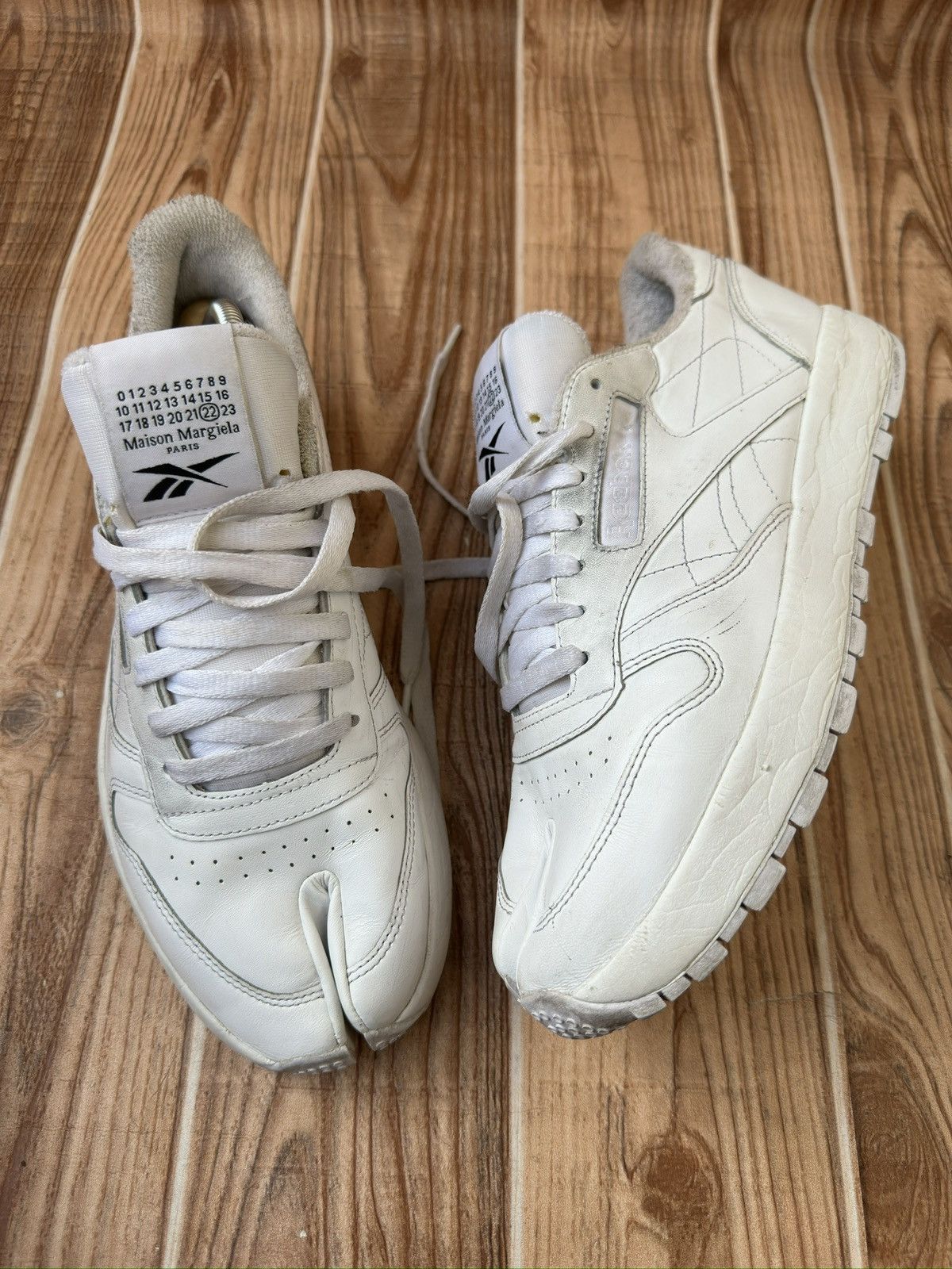 Maison Margiela × Reebok Reebok x Maison Margiela Classic Leather Tabi Sneakers Size US 9.5 / EU 42-43 - 8 Thumbnail