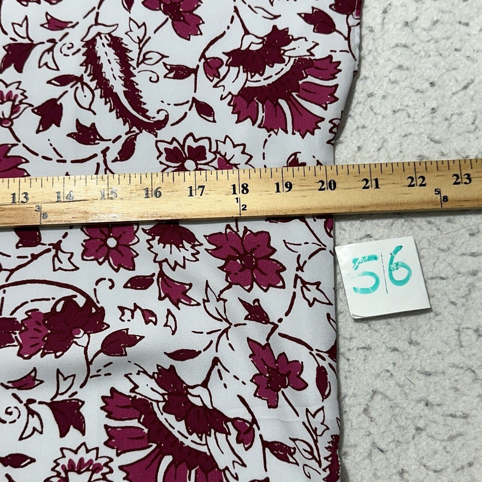 Loft LOFT Outlet Women's Petite Small V-Neck Top Knit + Woven Size S / US 4 / IT 40 - 8 Thumbnail