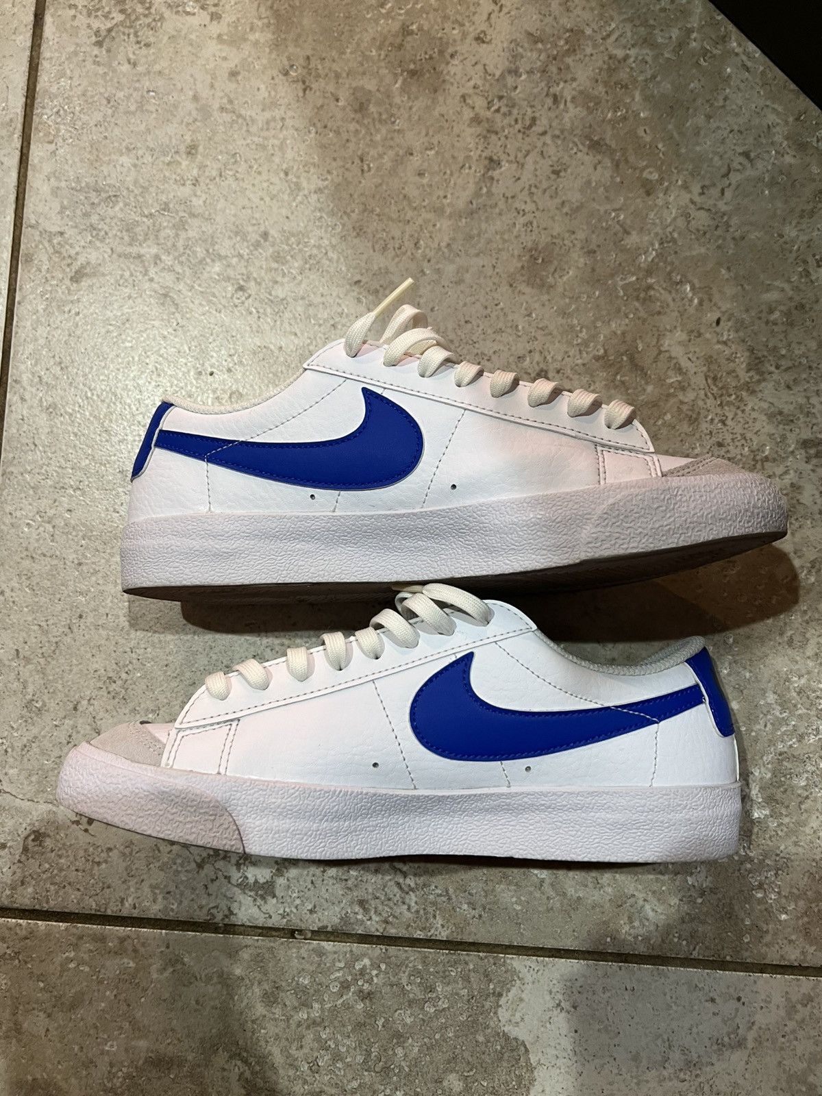 Nike shoes Size US 7 / EU 40 - 2 Thumbnail