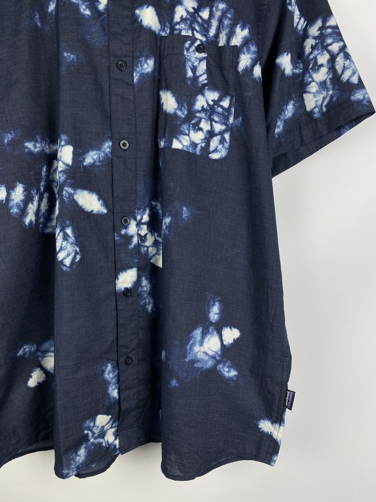Patagonia Patagonia overprinted Hawaiian short sleeve button up shirt Size US XL / EU 56 / 4 - 6 Thumbnail