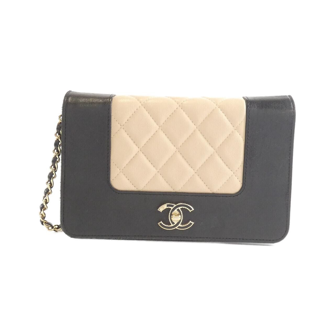 Chanel Chanel Chanel Lambskin Chain Wallet Leather Short Wallet DUTY FREE for USA Size ONE SIZE - 1 Thumbnail