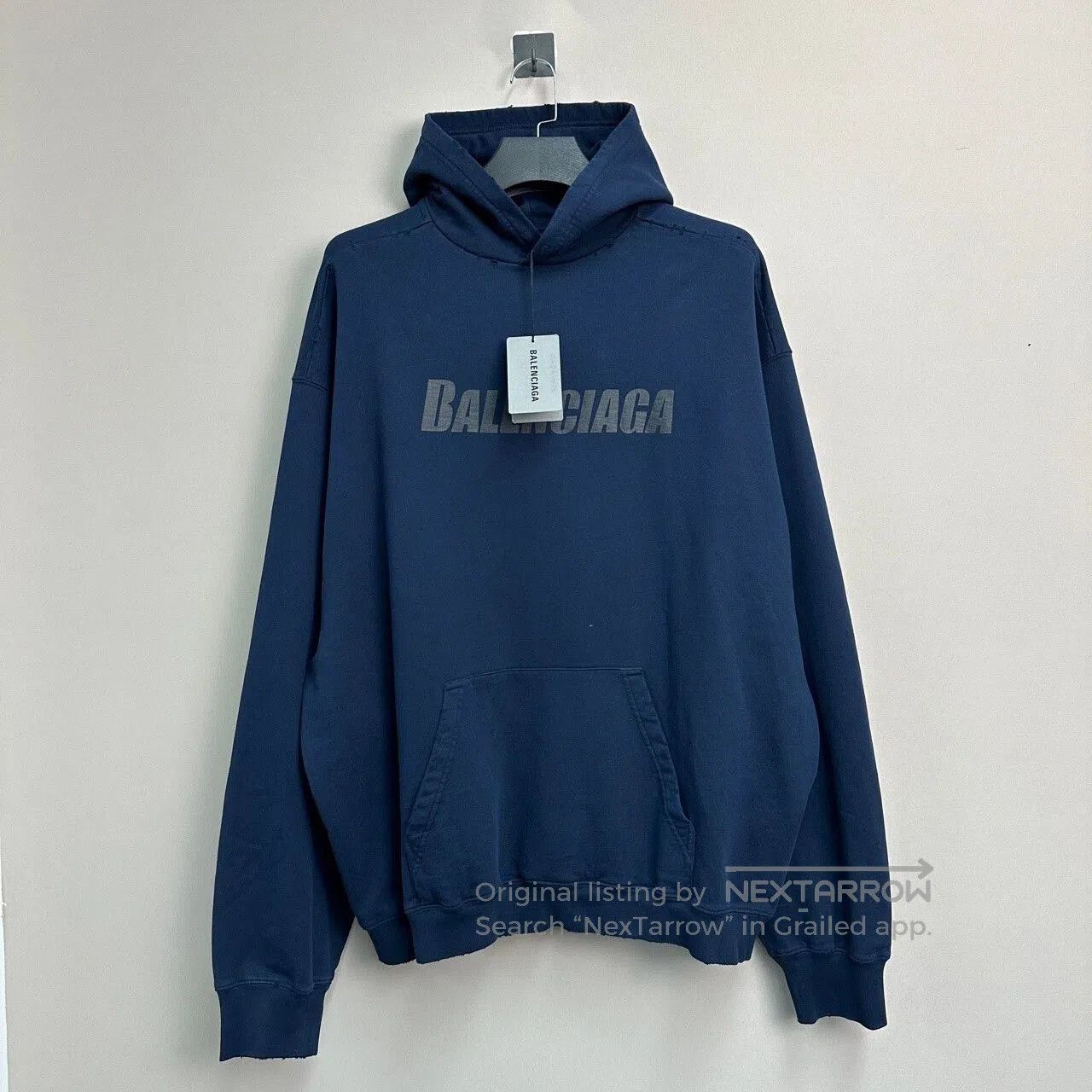 Balenciaga balenciaga logo distressed hoodie in navy. Size US M / EU 48-50 / 2 - 1 Thumbnail