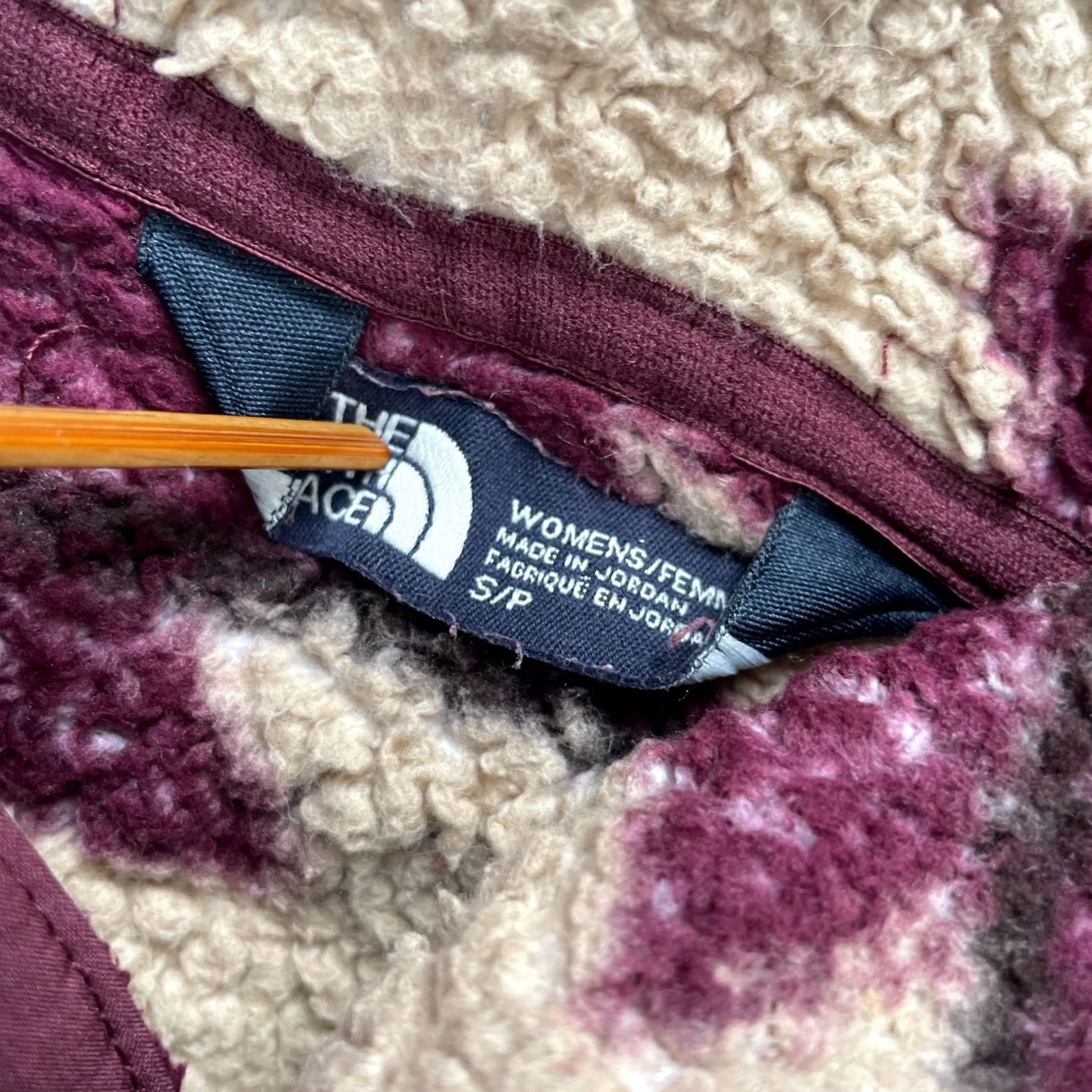 The North Face VINTAGE The North Face Jacket Women Small Red Sherpa Fleece Coat Pullover Hoodie Aztec Print Size S / US 4 / IT 40 - 3 Thumbnail