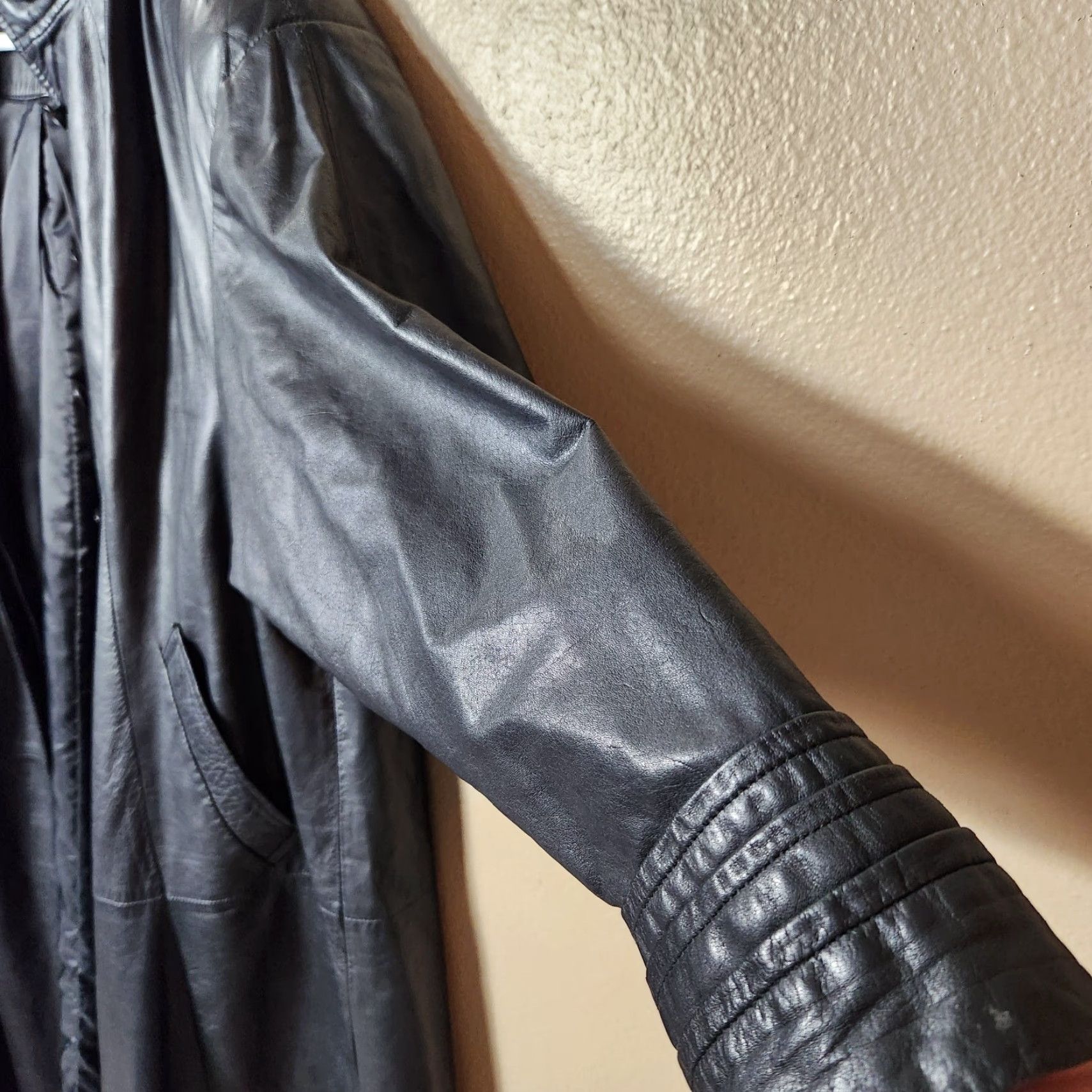 Vintage VINTAGE Cedar Coat Womens Black Genuine Leather Buttonfront Full Length Coat-Size M Size M / US 6-8 / IT 42-44 - 4 Thumbnail