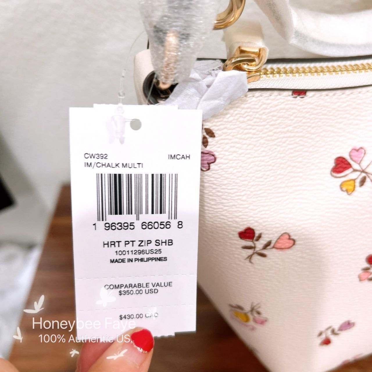Coach NWT Coach Zip Top Shoulder Bag With Heart Print CW392 Size ONE SIZE - 7 Thumbnail