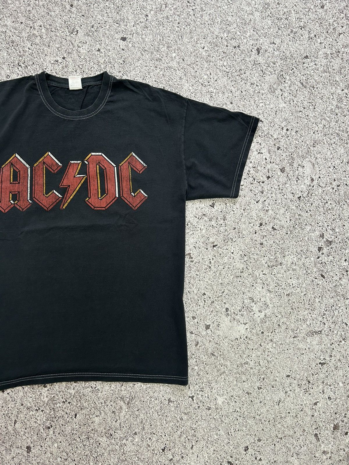 AC/DC × Band Tees × Vintage Vintage 2000’s Logo Lightning AC/DC Rock Band T-Shirt Size US XL / EU 56 / 4 - 3 Thumbnail
