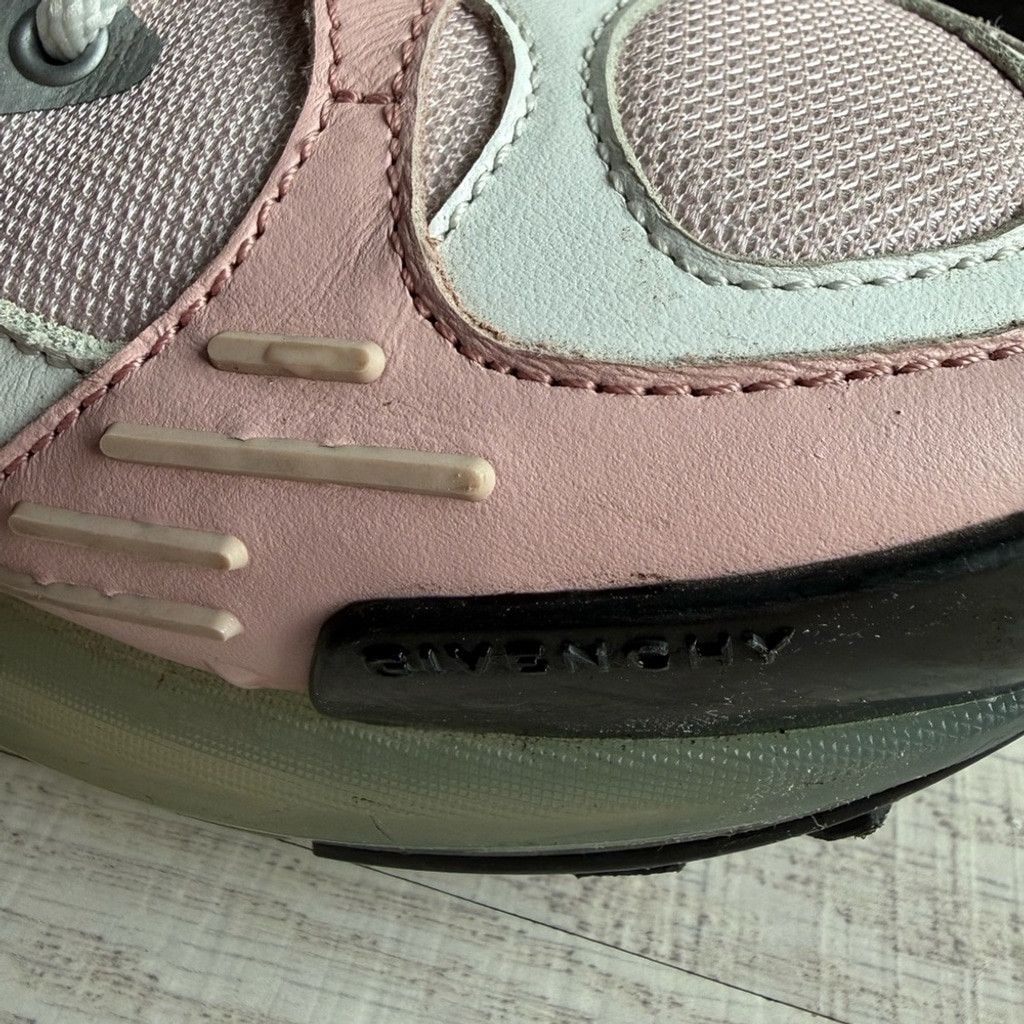Givenchy Givenchy White & Pink GIV 1 TR Sneakers Low Top Size 40 Size US 10 / IT 40 - 5 Thumbnail