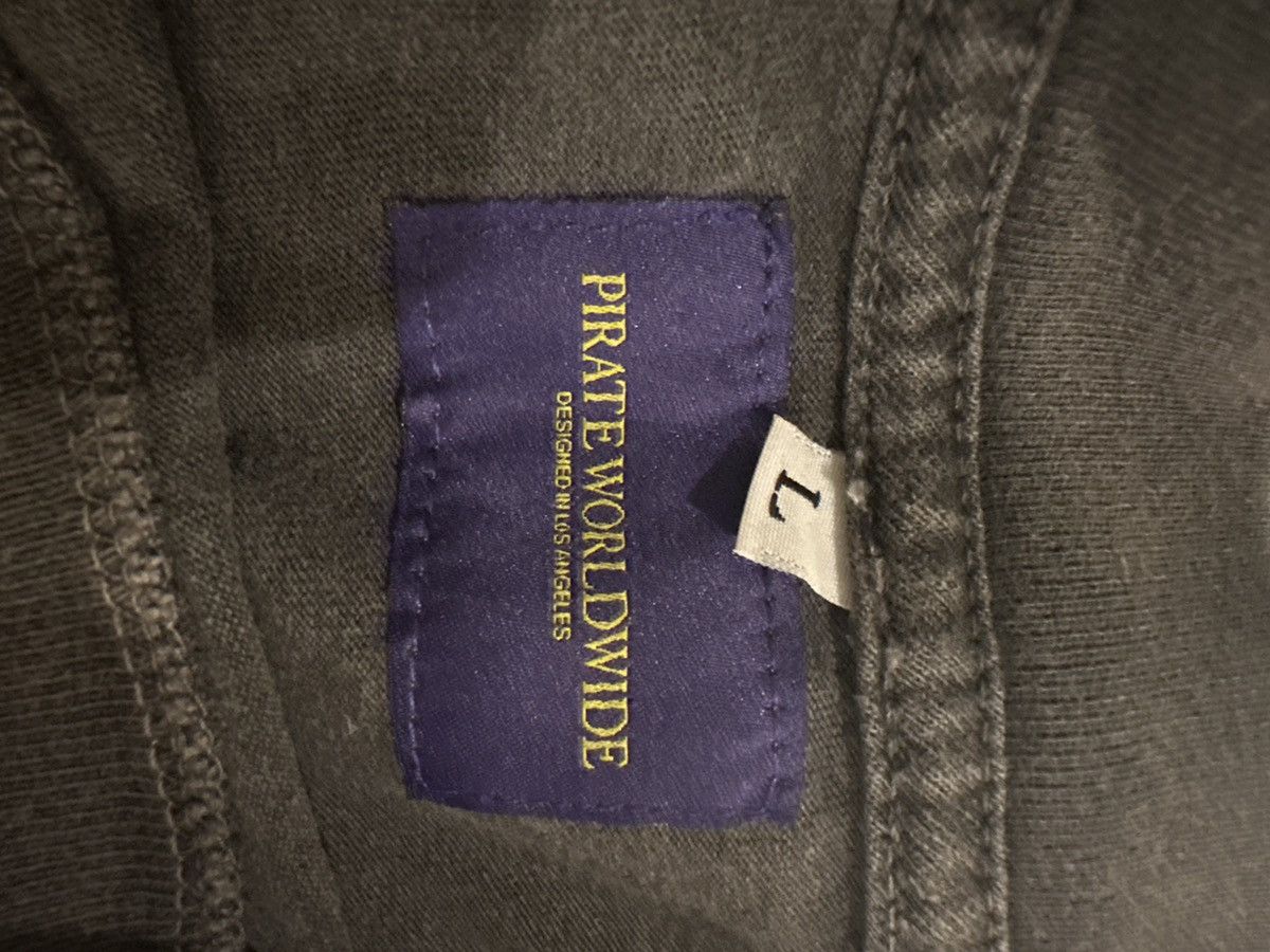 Other PIRATE WORLDWIDE: F1 TEE Size US L / EU 52-54 / 3 - 3 Thumbnail