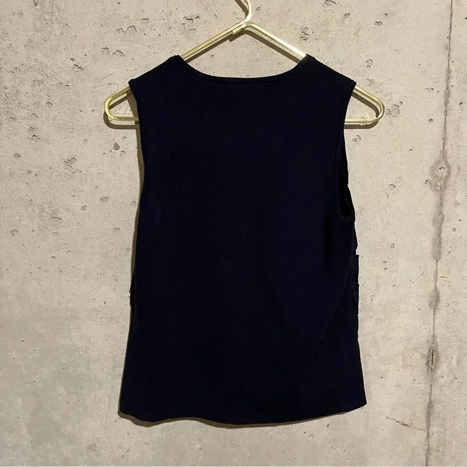 Ann Taylor Ann Taylor Tank Top Medium Sleeveless Geometric Overlay Size M / US 6-8 / IT 42-44 - 6 Thumbnail