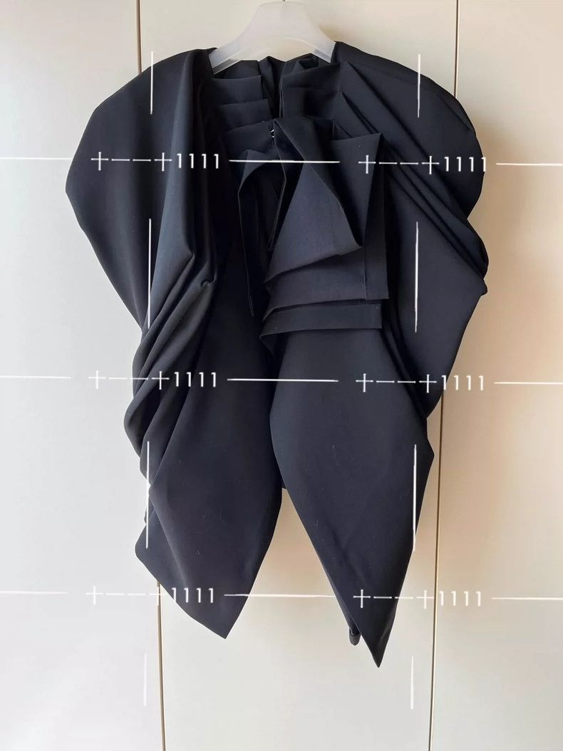 Comme des Garcons Comme Des Garcons Main line folding modeling three-dimensi Size S / US 4 / IT 40 - 1 Thumbnail