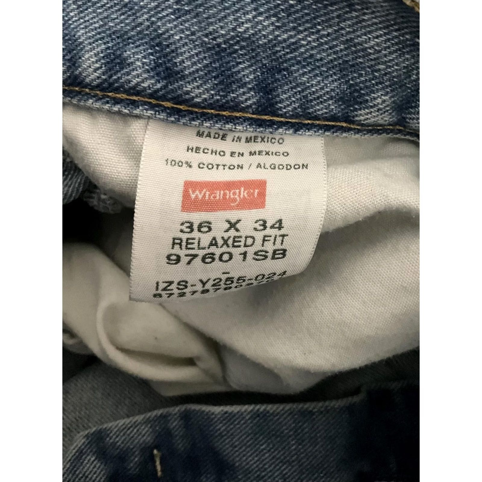 Wrangler Wrangler Jeans Relaxed Fit Men 36x34 Light Blue Denim Jeans Mens Regular 36 INseam Blue denim Size US 36 / EU 52 - 3 Thumbnail