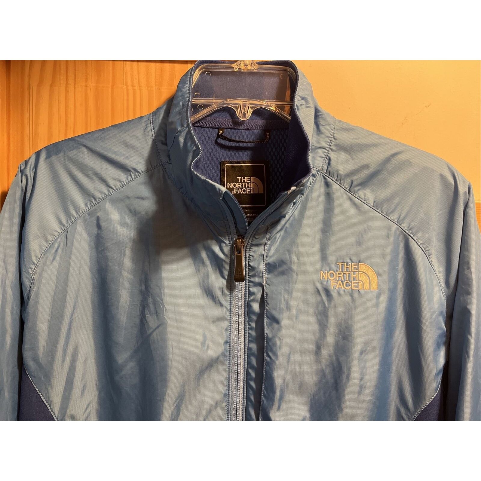 The North Face The North Face Women L Blue Zip Polyester Windbreaker Jacket Size L / US 10 / IT 46 - 5 Thumbnail