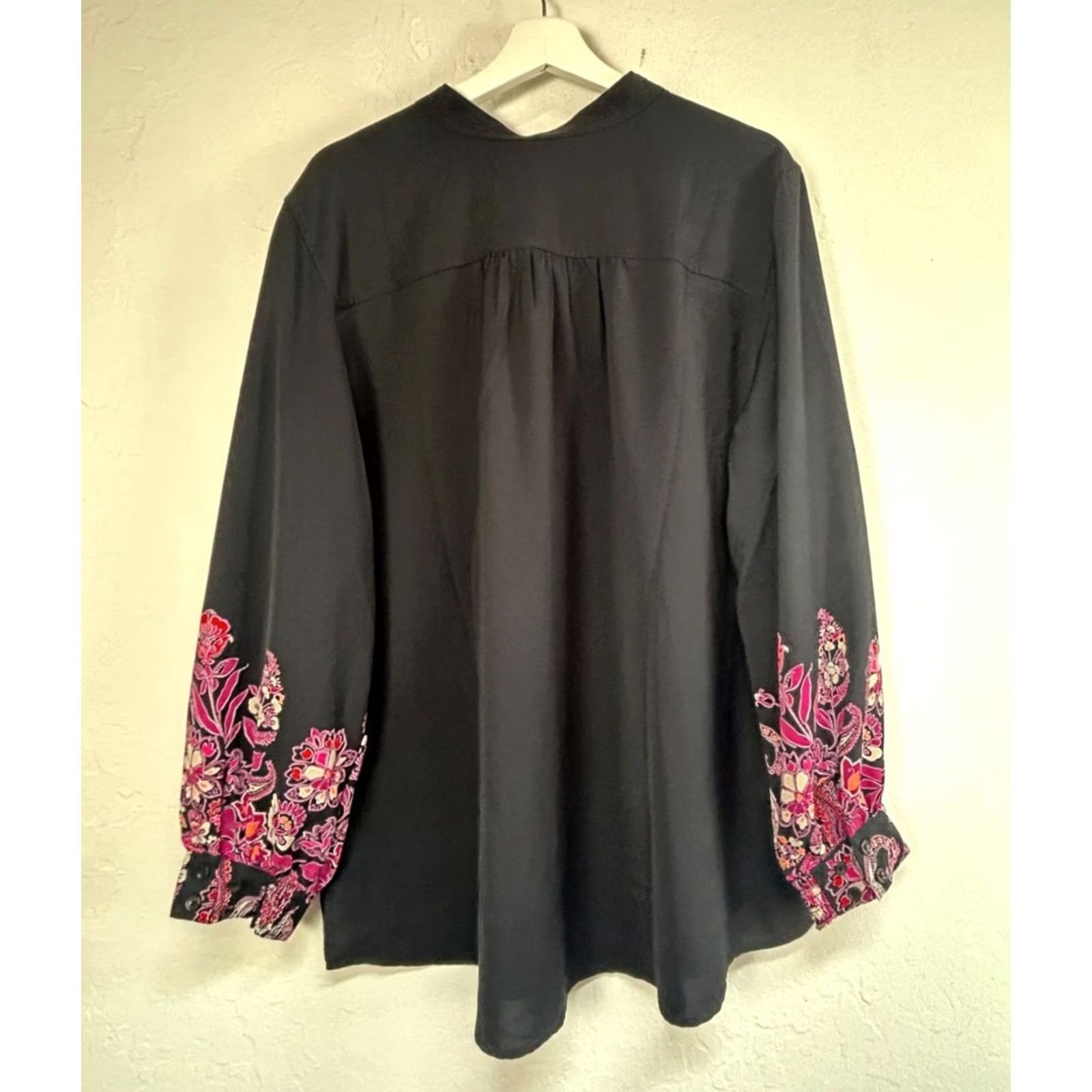 Vintage Chico's Womens Floral Embroidered Button Down Tunic Top Size 3 U.S. 16 Black Pink Shirt Womens Size XS / US 0-2 / IT 36-38 - 2 Thumbnail