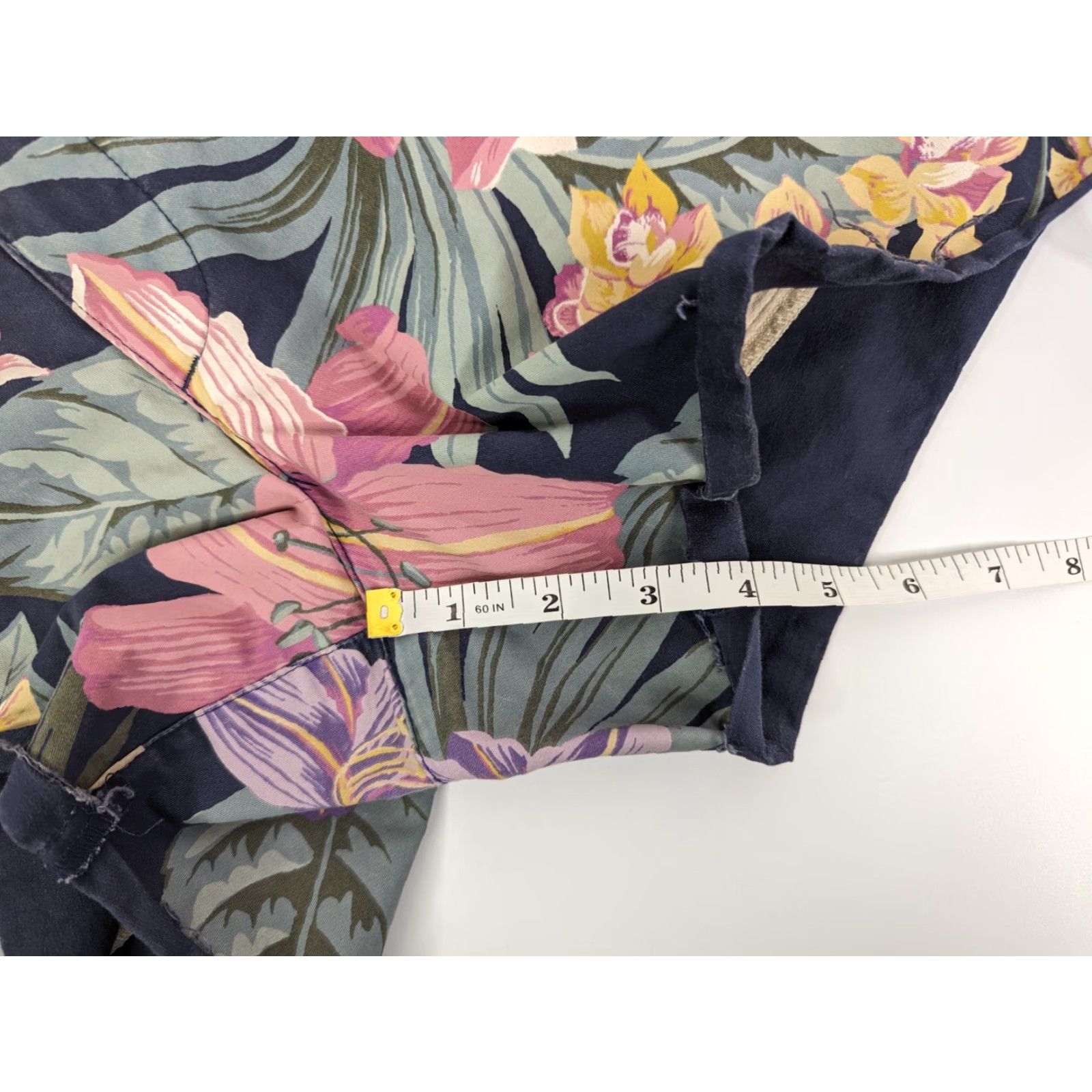 Abercrombie & Fitch Abercrombie & Fitch Shorts Navy Blue Floral Hawaiian 30 Men's Cotton Chino Casual Button Flat Raw Hem 4' Stretch Regular Vintage No Size US 30 / EU 46 - 3 Thumbnail