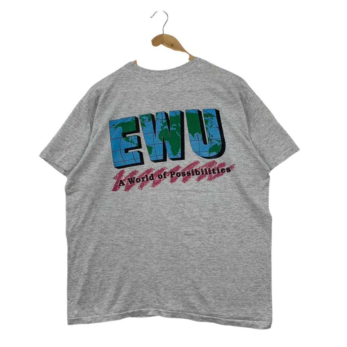 Vintage Vintage 80s EASTERN WASHINGTON UNIVERSITY Ewu Hanes Tshirt Size US L / EU 52-54 / 3 - 1 Thumbnail
