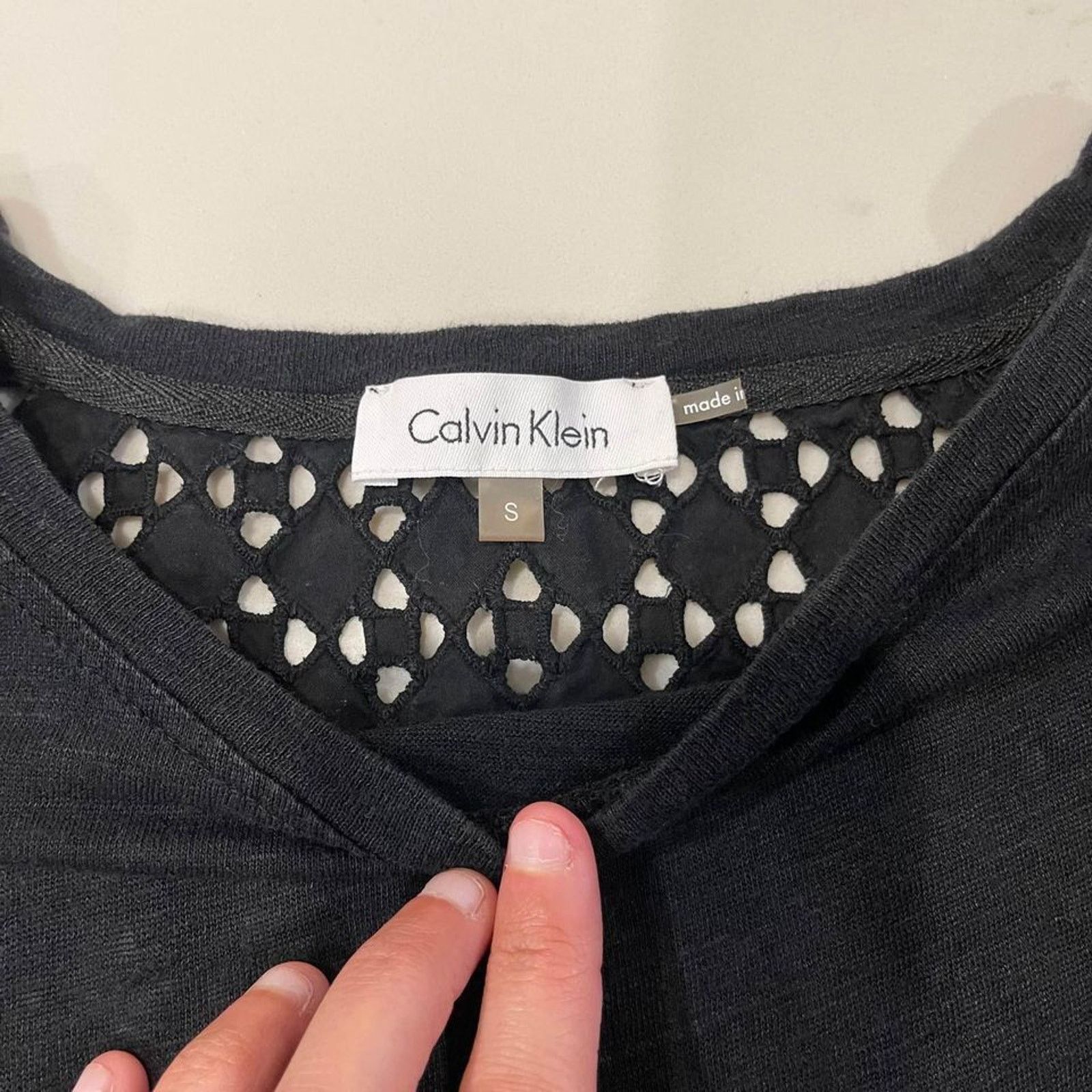 Calvin Klein Calvin Klein Eyelet Yoke Back Linen Casual Top Womens Small Size S / US 4 / IT 40 - 3 Thumbnail