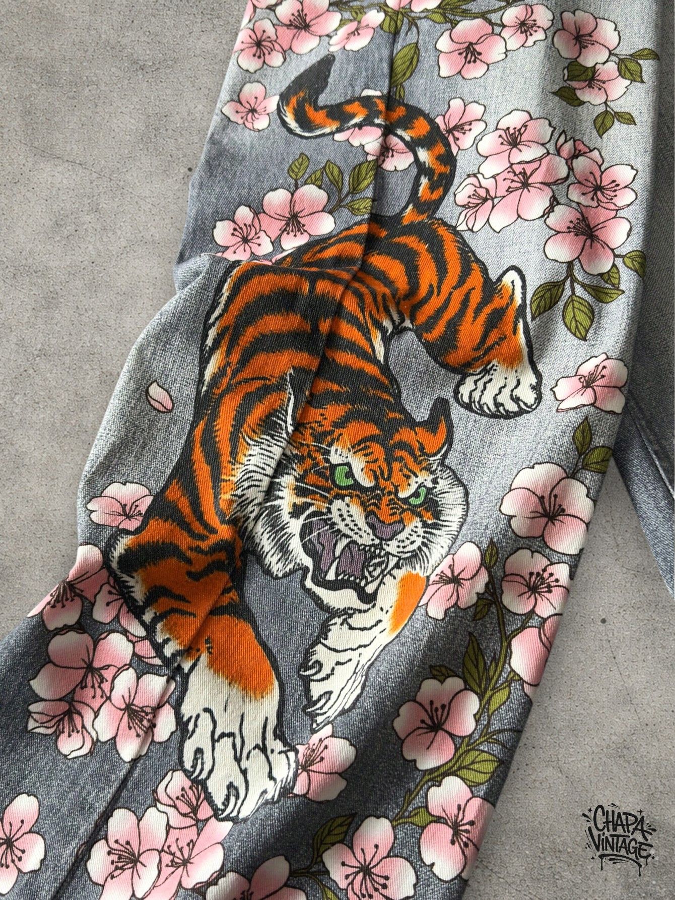 Vintage Anime graphic floral jeans Size US 32 / EU 48 - 3 Thumbnail