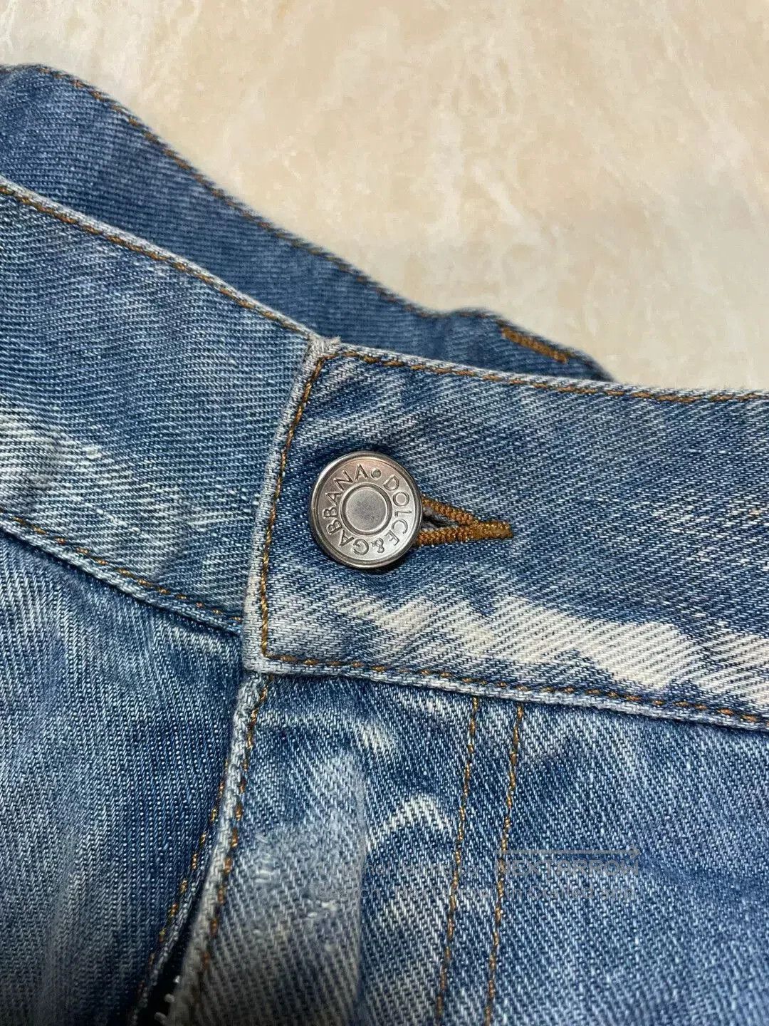 Dolce & Gabbana Dolce&Gabbana Loose Denim Shorts for Sale. Size US 34 / EU 50 - 2 Thumbnail