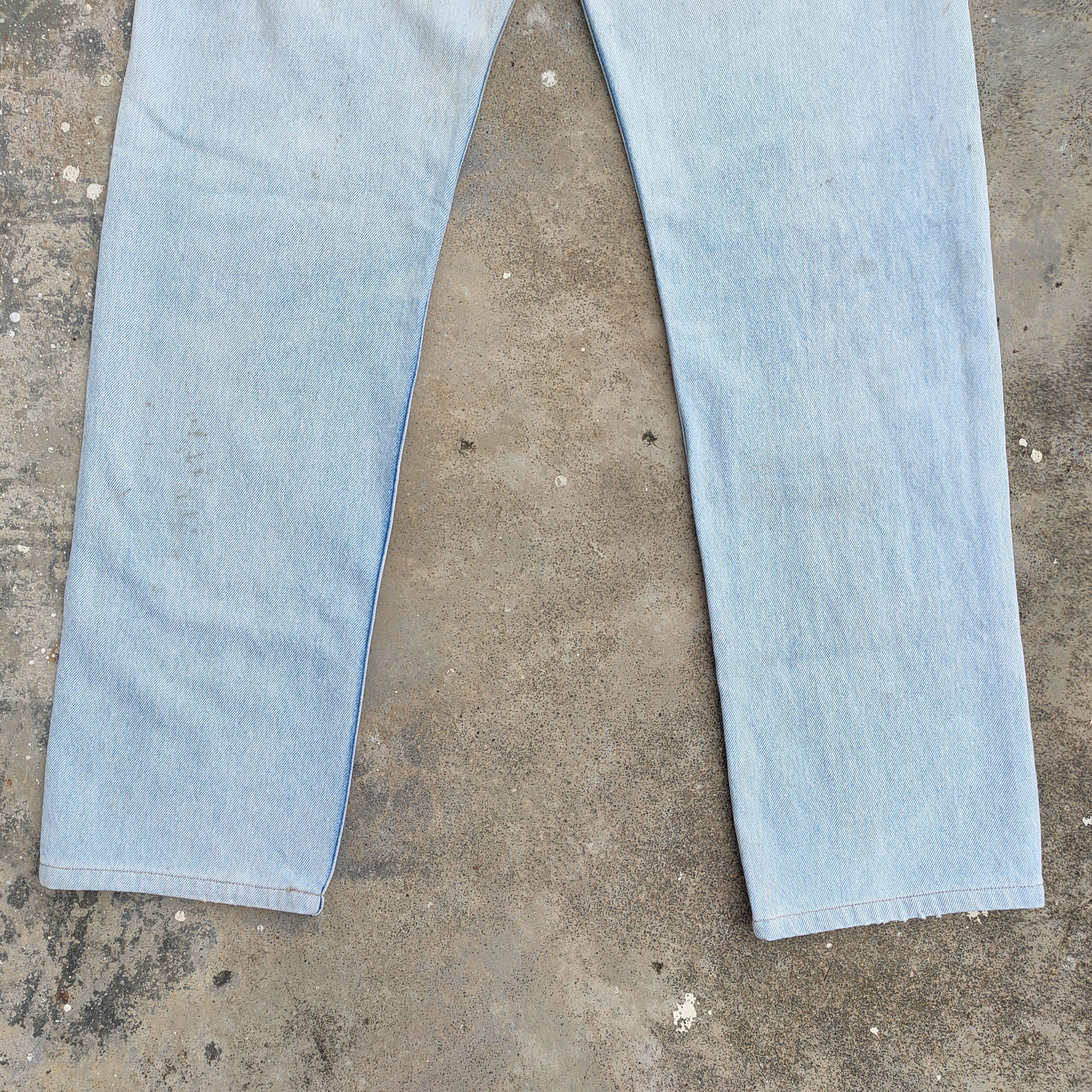 Levi's Vintage Clothing VINTAGE LEVI'S 501 USA LIGHT WASH RUSTY FADED JEAN DENIM Size US 32 / EU 48 - 13 Thumbnail