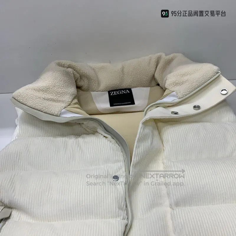 Ermenegildo Zegna Zegna Men's Solid Stand Collar Down Vest. Size US M / EU 48-50 / 2 - 7 Thumbnail
