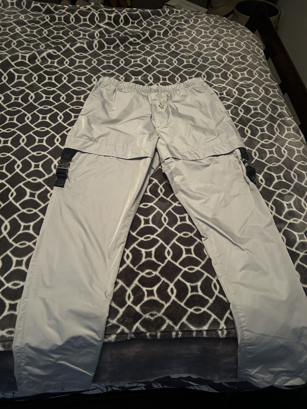 Givenchy Givenchy Buckle Cargo Pants Size US 33 - 1 Thumbnail
