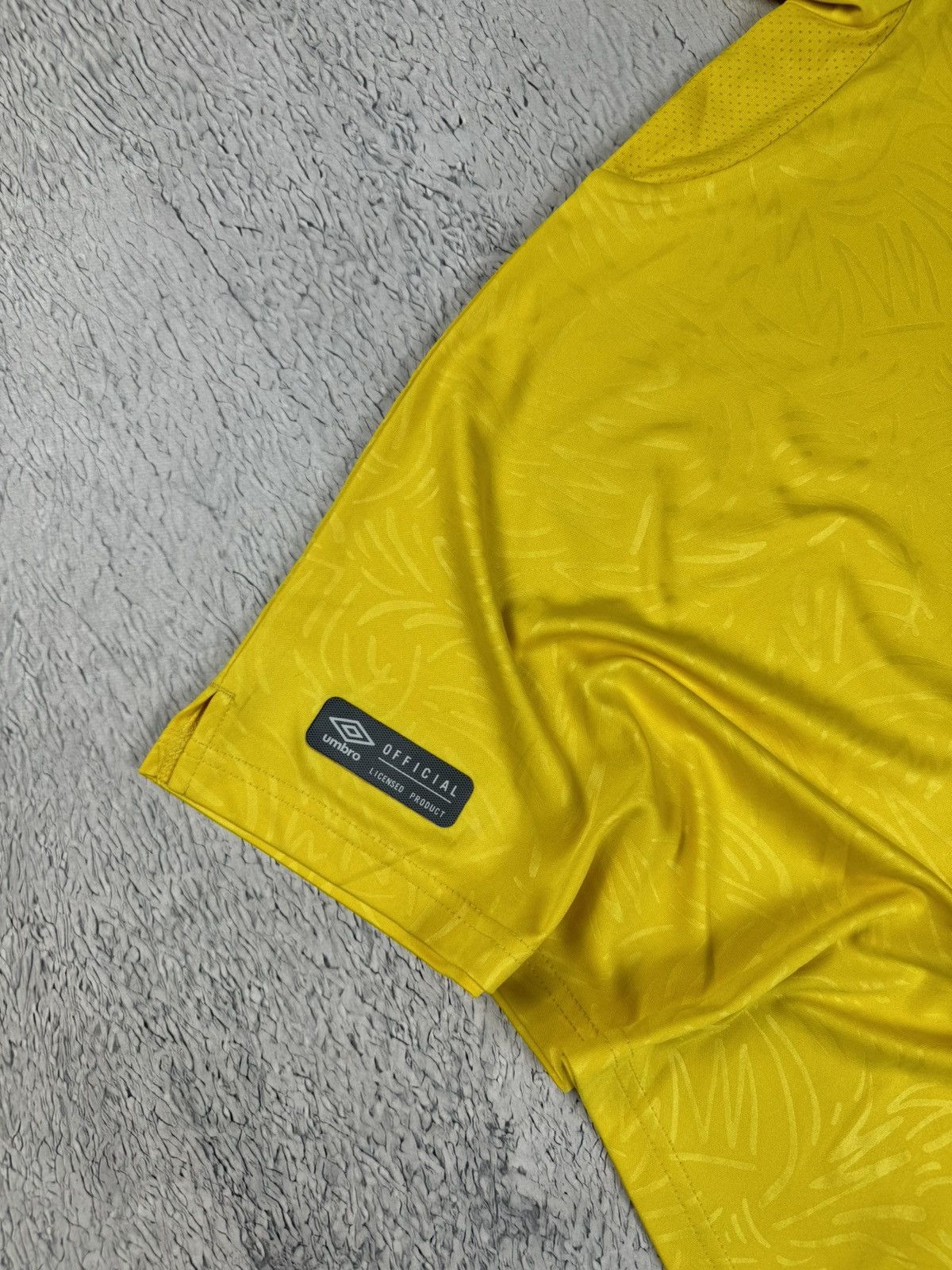 Umbro × Vintage Vintage Jamaica National Team 2018 Umbro Jersey Size US S / EU 44-46 / 1 - 4 Thumbnail