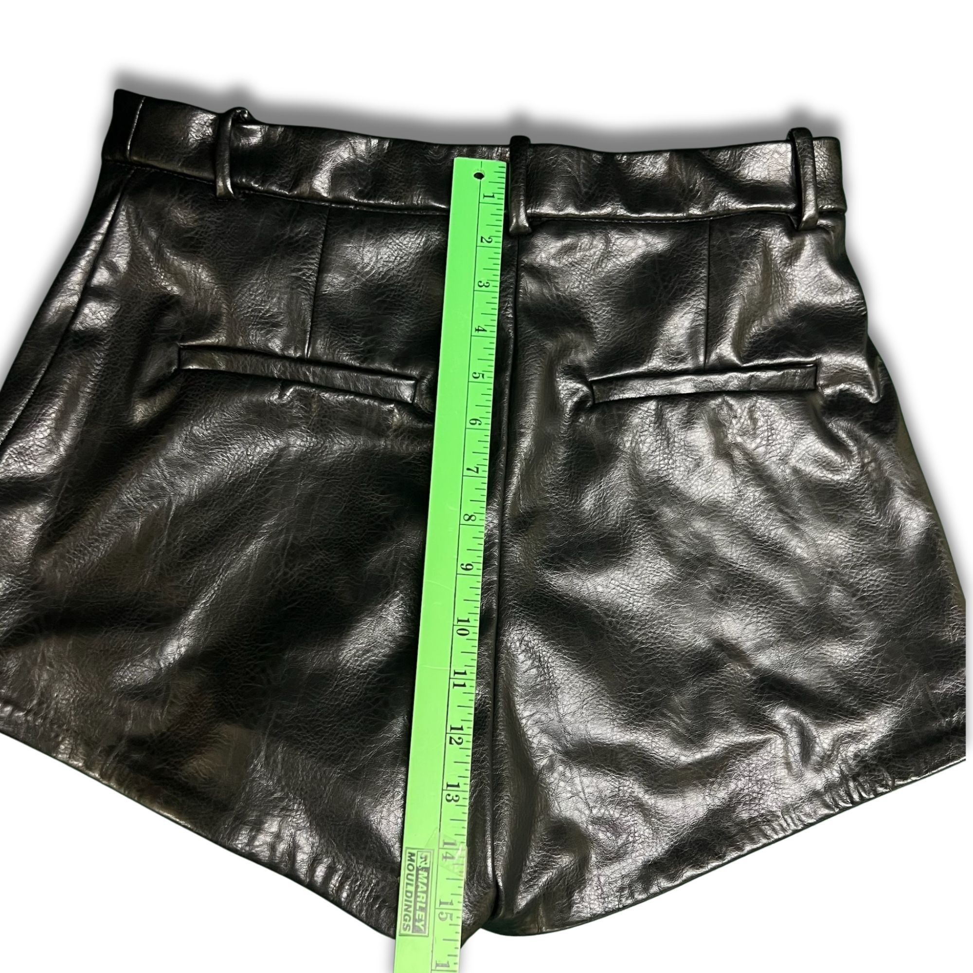 H&M H&M Black Faux Leather Mini Shorts Size 12 Womens High-Waist Size 34" / US 12 / IT 48 - 6 Thumbnail