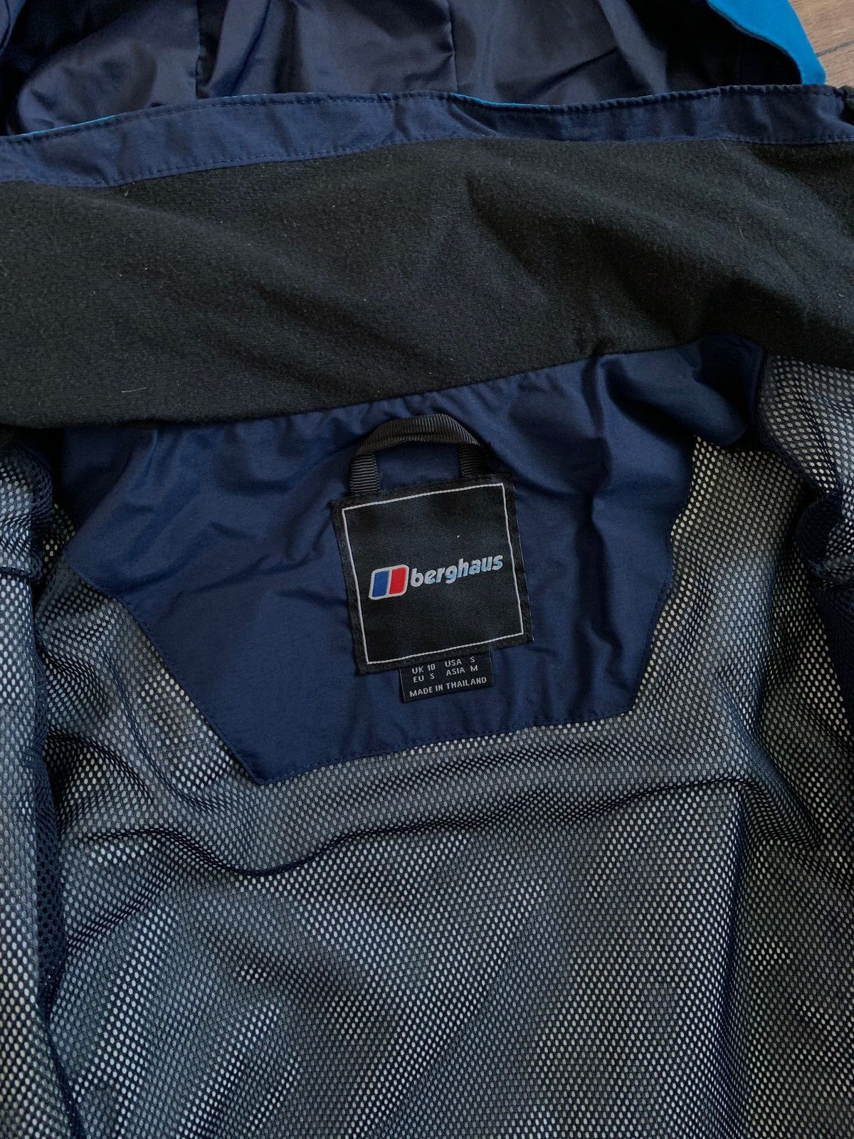 Berghaus Berghaus Gore-Tex Hooded Touring Blue Windbreaker Jacket Size S / US 4 / IT 40 - 5 Thumbnail