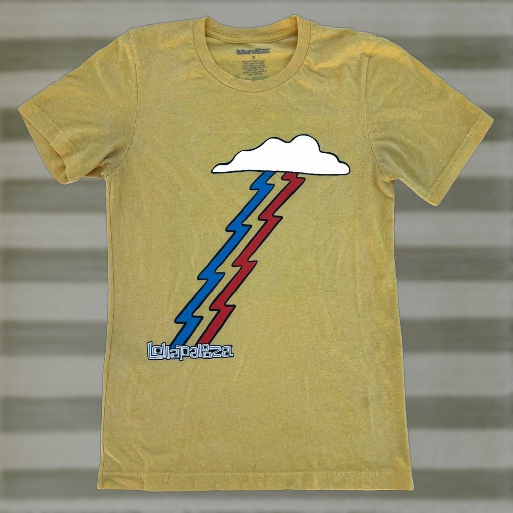 Vintage VINTAGE Women’s Lollapalooza 2017 T-Shirt Chicago Sz S Double-Sided Yellow 100% Cotton Shirt Womens Size S / US 4 / IT 40 - 1 Thumbnail