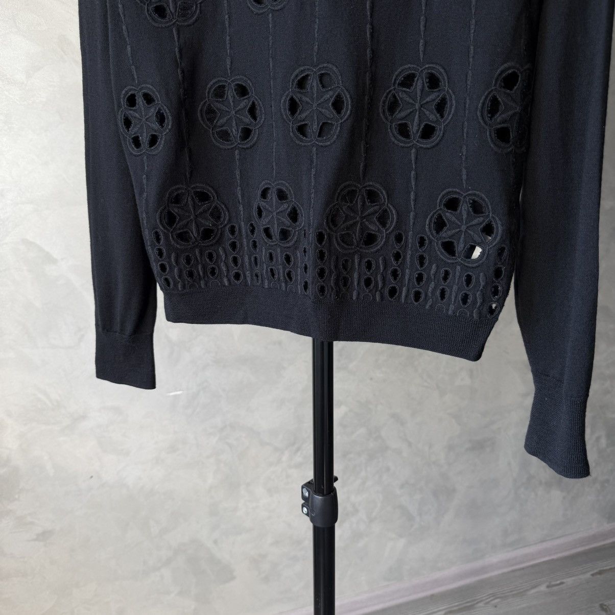 Dries Van Noten Dries Van Noten Flowers Laser Cut 100% Wool Sweater Size M / US 6-8 / IT 42-44 - 4 Thumbnail