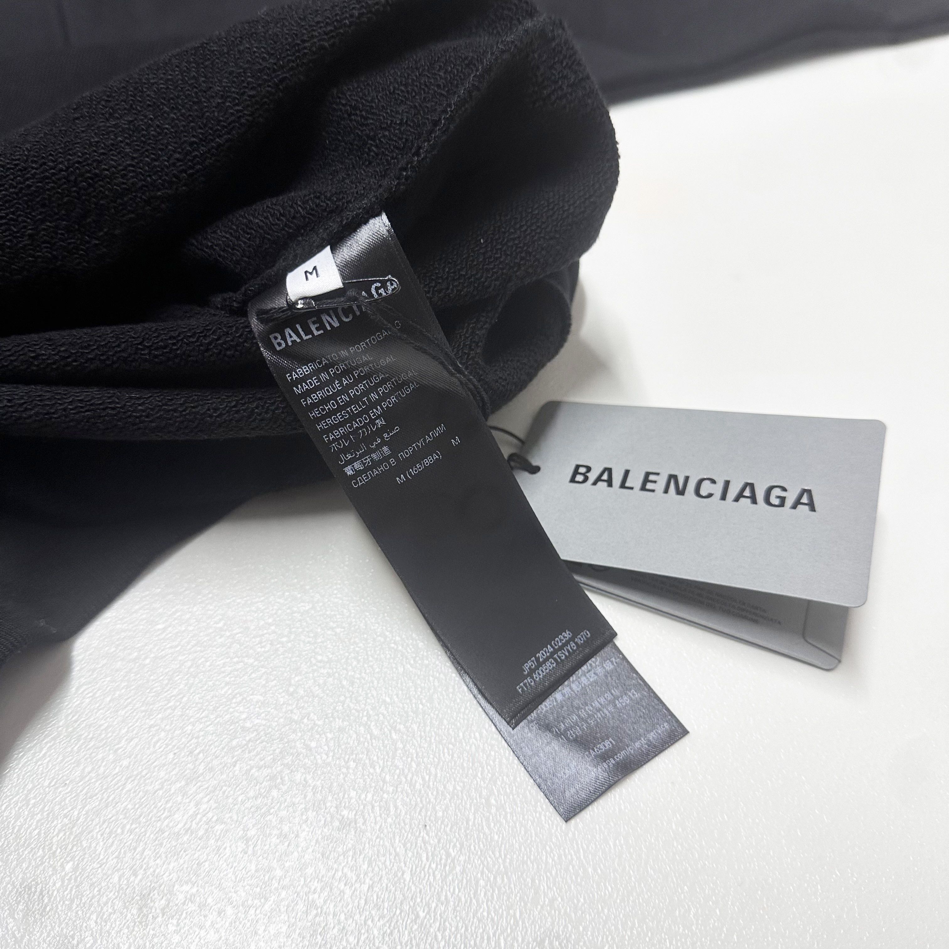 Balenciaga BALENCIAGA Paris Logo size M Black hoodie distressed medium Size US M / EU 48-50 / 2 - 9 Thumbnail