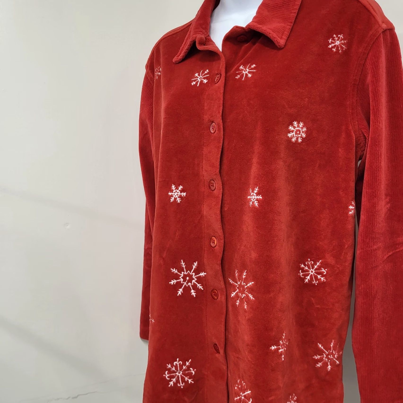 Vintage Capacity Blouse Womens Medium Red Button Up Fleece Christmas Snowflake Embroidery Shirt Size M / US 6-8 / IT 42-44 - 3 Thumbnail