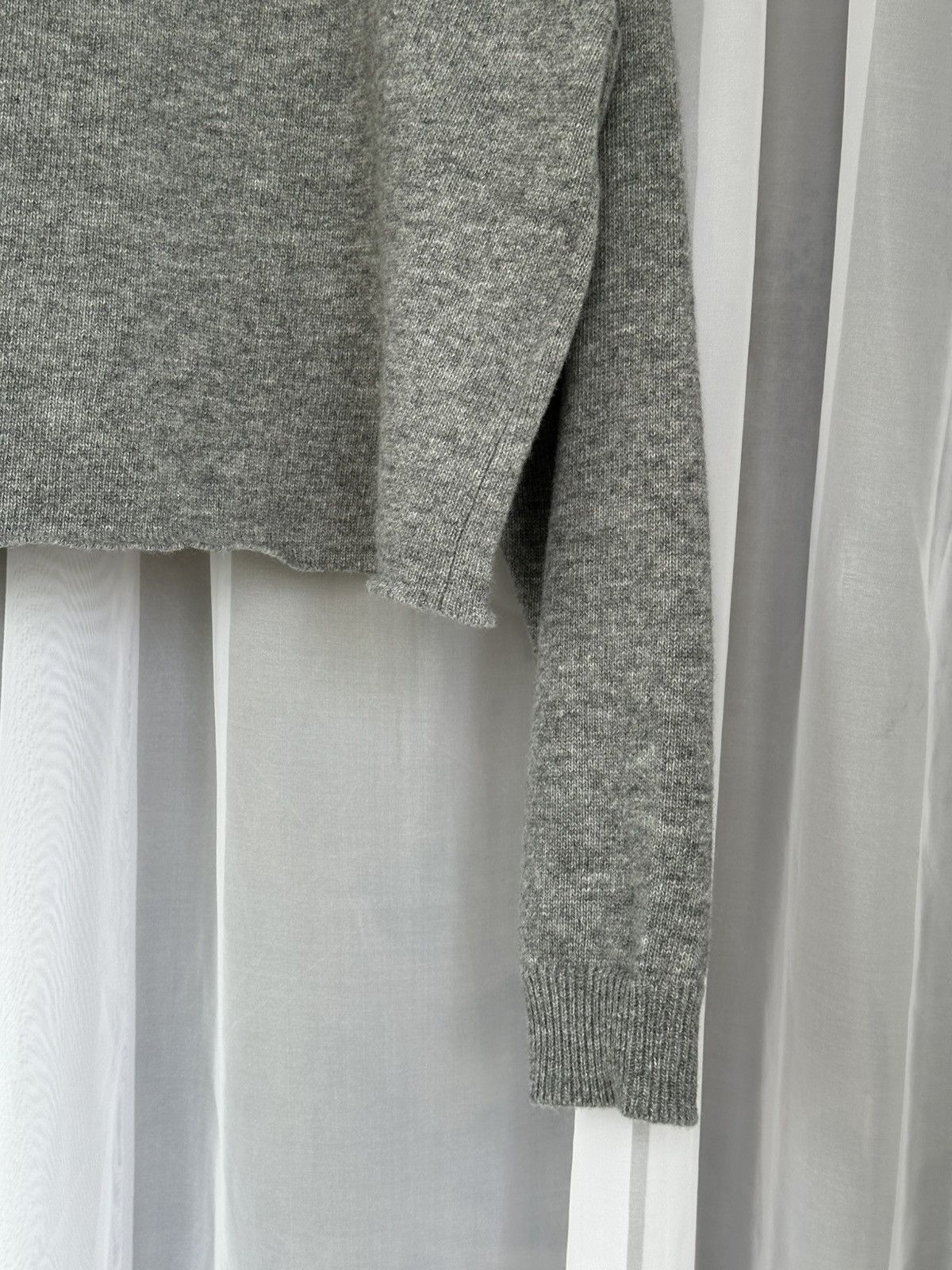 Miu Miu *NEW* MIU MIU SS2022 $1890 Cropped Logo Sweater runway wool Size M / US 6-8 / IT 42-44 - 9 Thumbnail