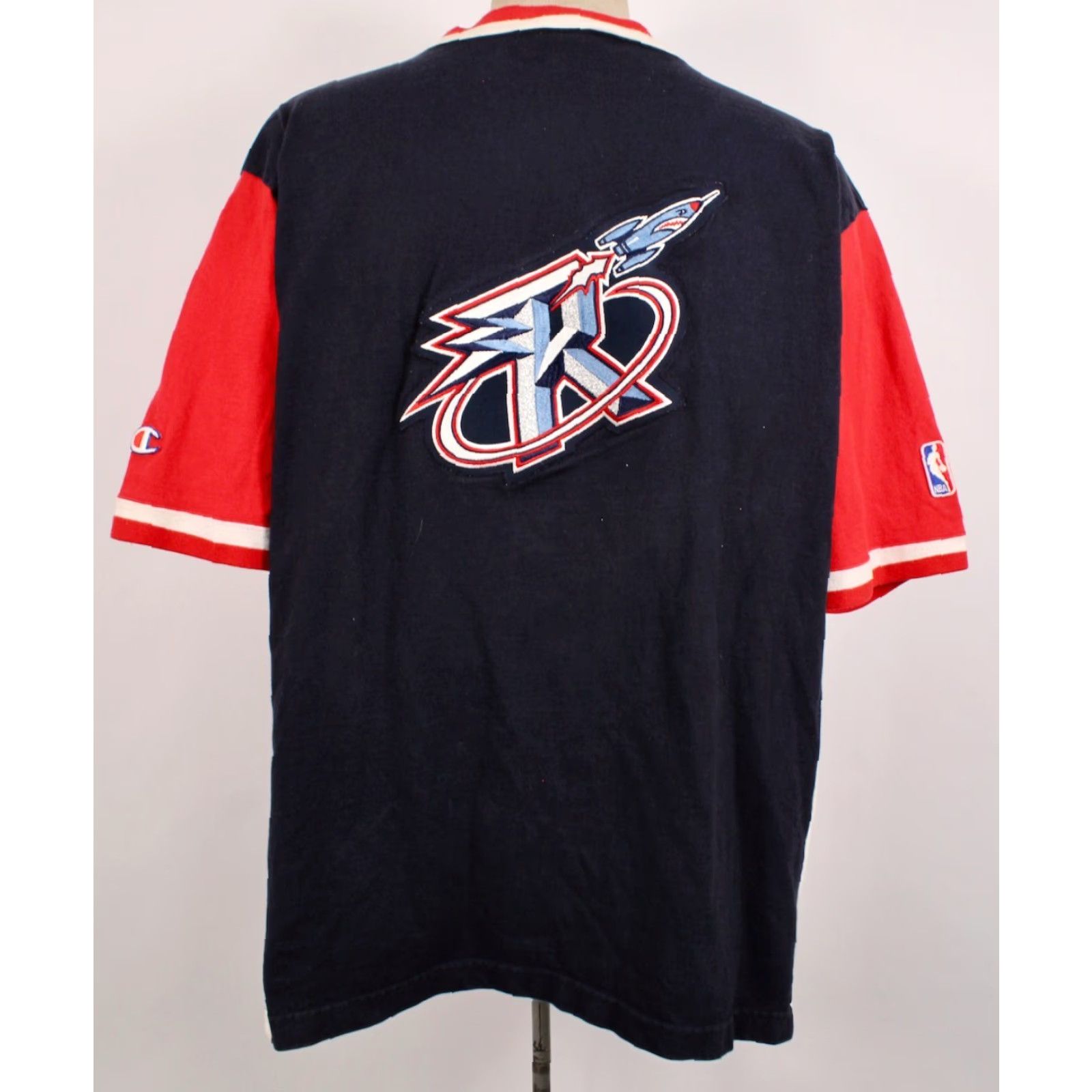Champion VINTAGE Champion Houston Rockets Shooting Shirt Mens L Blue 90s NBA Tshirt Shirt Graphics Size US L / EU 52-54 / 3 - 2 Thumbnail