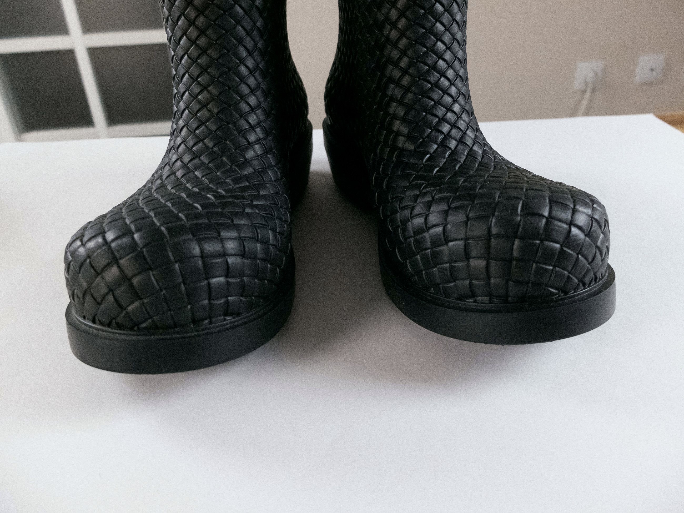 Bottega Veneta BOTTEGA VENETA Fireman black intrecciato rubber boots 8 / 41 Size US 8 / EU 41 - 7 Thumbnail