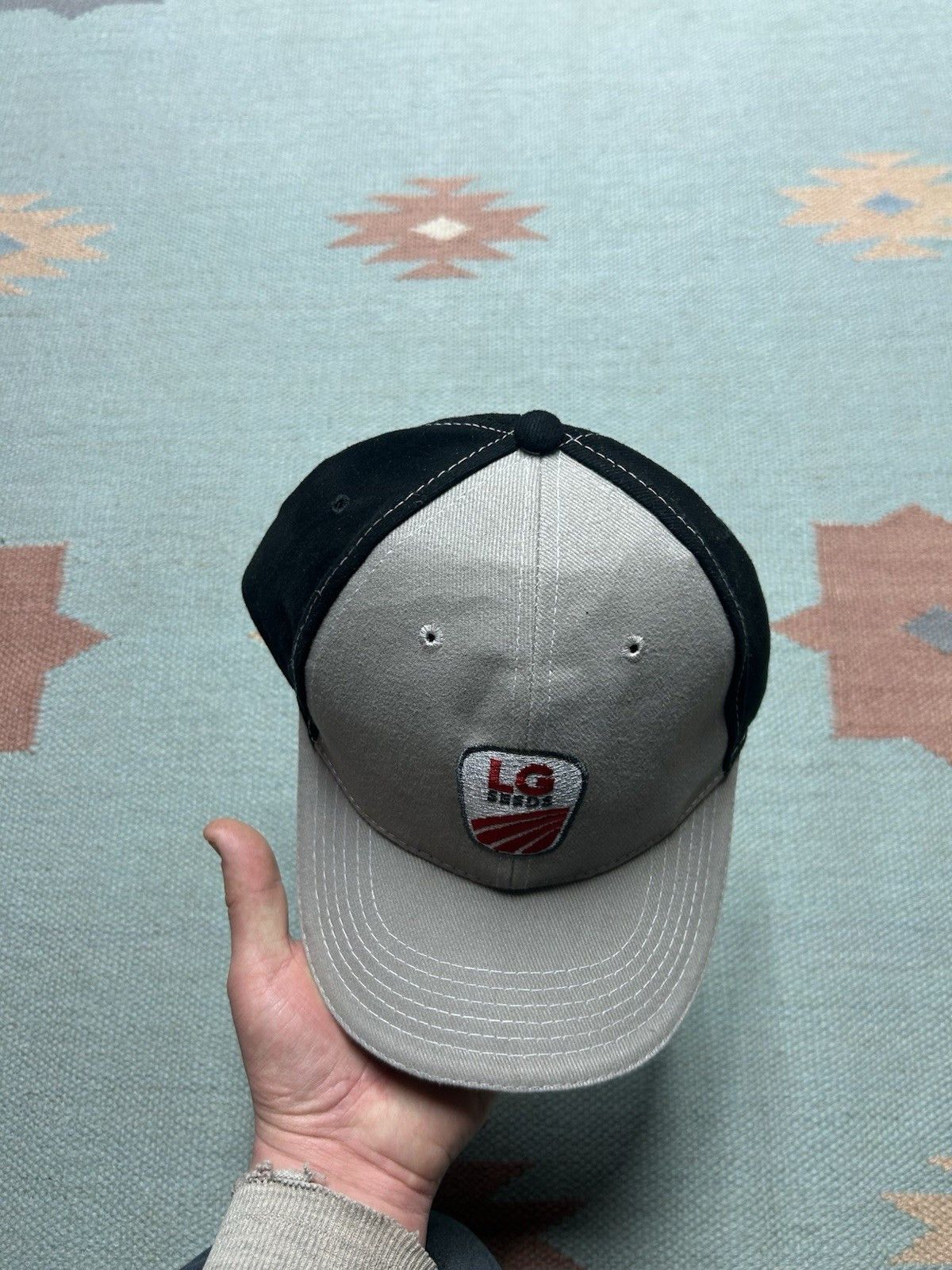 Vintage LG Seeds strapback hat cap farm feed gray black embroidered Size ONE SIZE - 3 Thumbnail