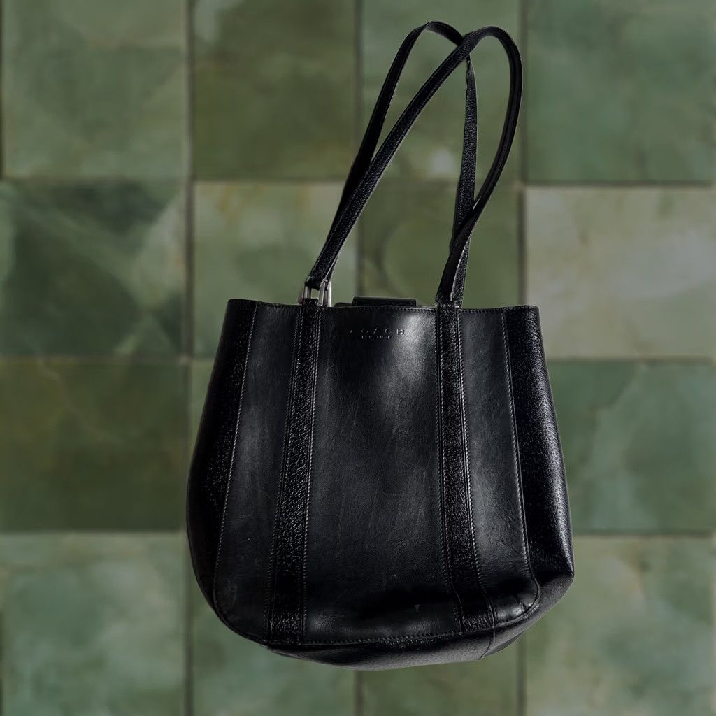 Coach Coach Womens Medium Black Leather Shoulder Bag Made In Italy Purse F9E-6706 Magnetic Lined Size ONE SIZE - 1 Thumbnail