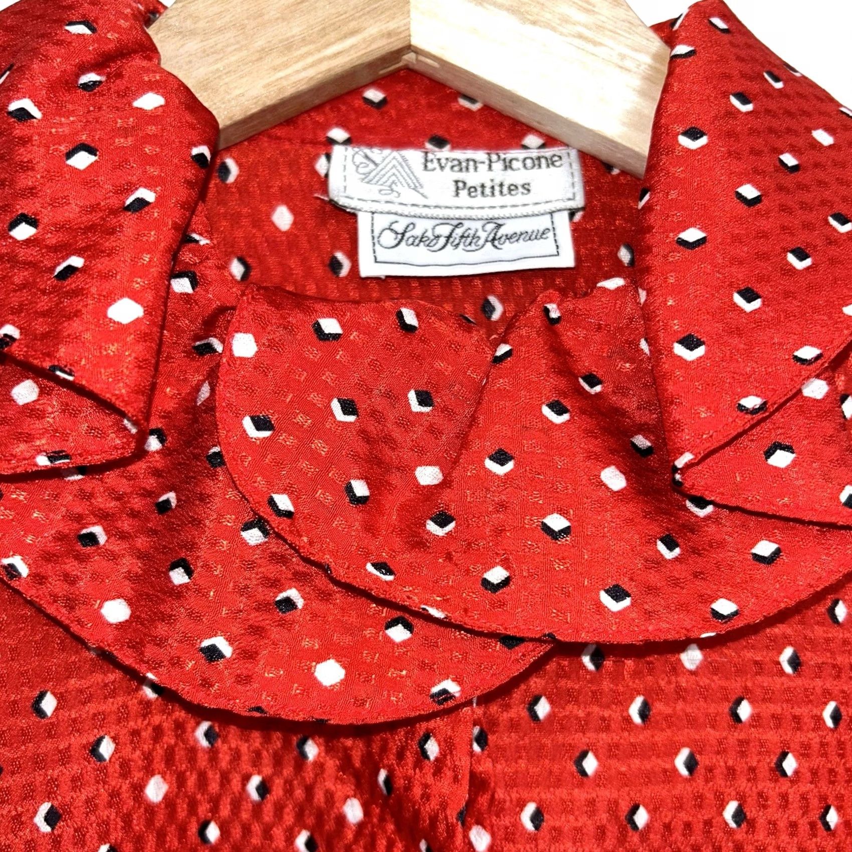 Saks Fifth Avenue VINTAGE Saks Fifth Avenue Evan Picone Blouse Red Top Petite Women’s Medium Size M / US 6-8 / IT 42-44 - 6 Thumbnail
