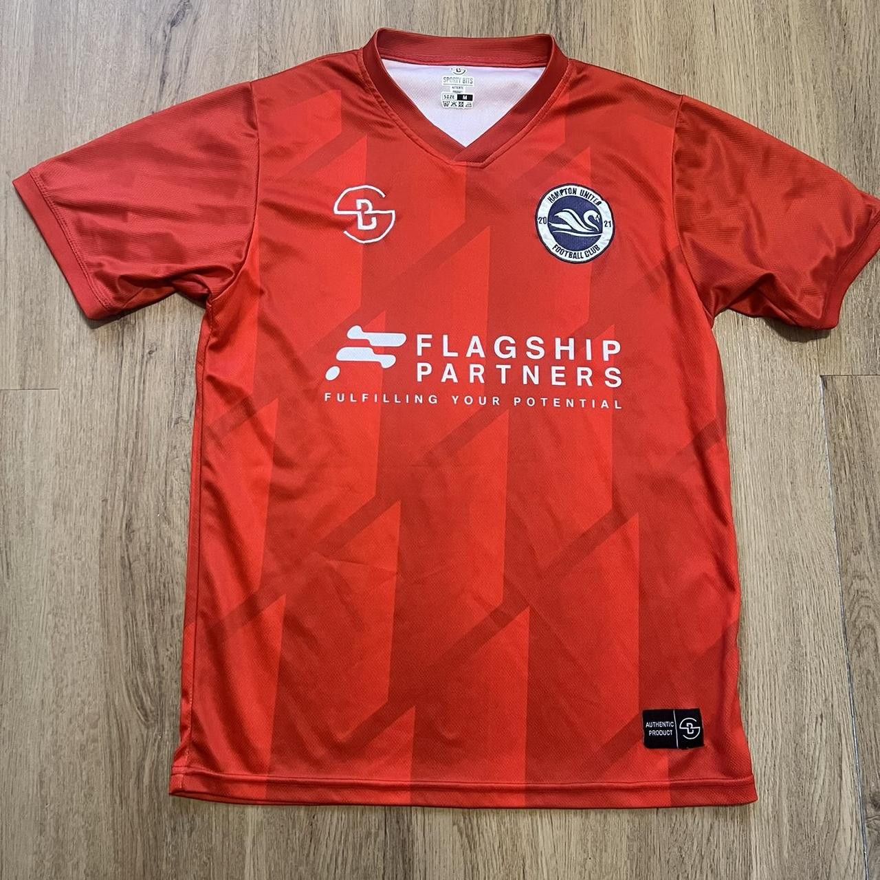 Other Hampton Sporty Bits Football Red and white shirt England Size US M / EU 48-50 / 2 - 1 Thumbnail
