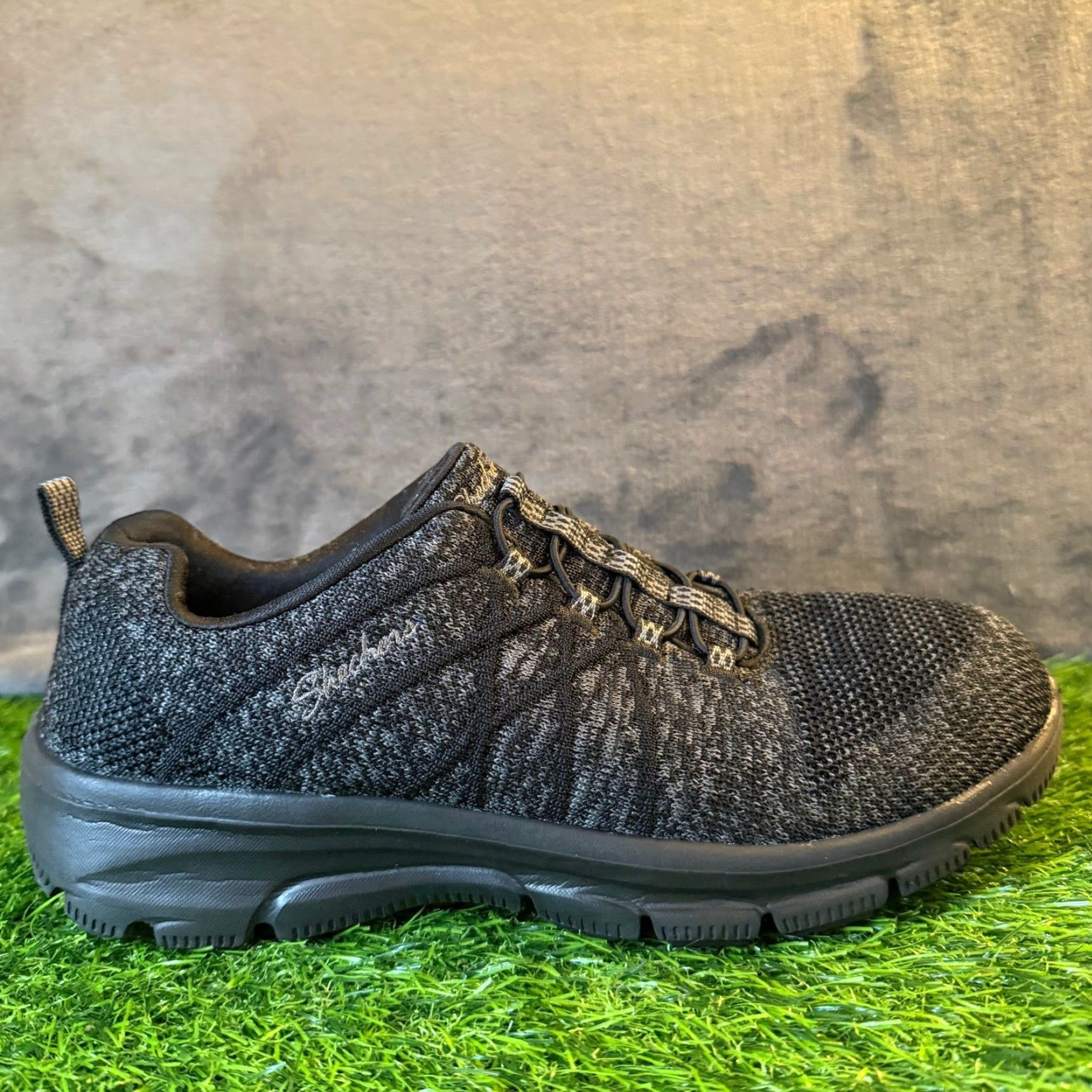 SKECHERS Skechers Slip On Knit Sneakers Womens Memory Foam Relaxed Fit Shoes 9.5 Black Low Top Casual Walking Shoes Size US 10 / IT 40 - 2 Thumbnail
