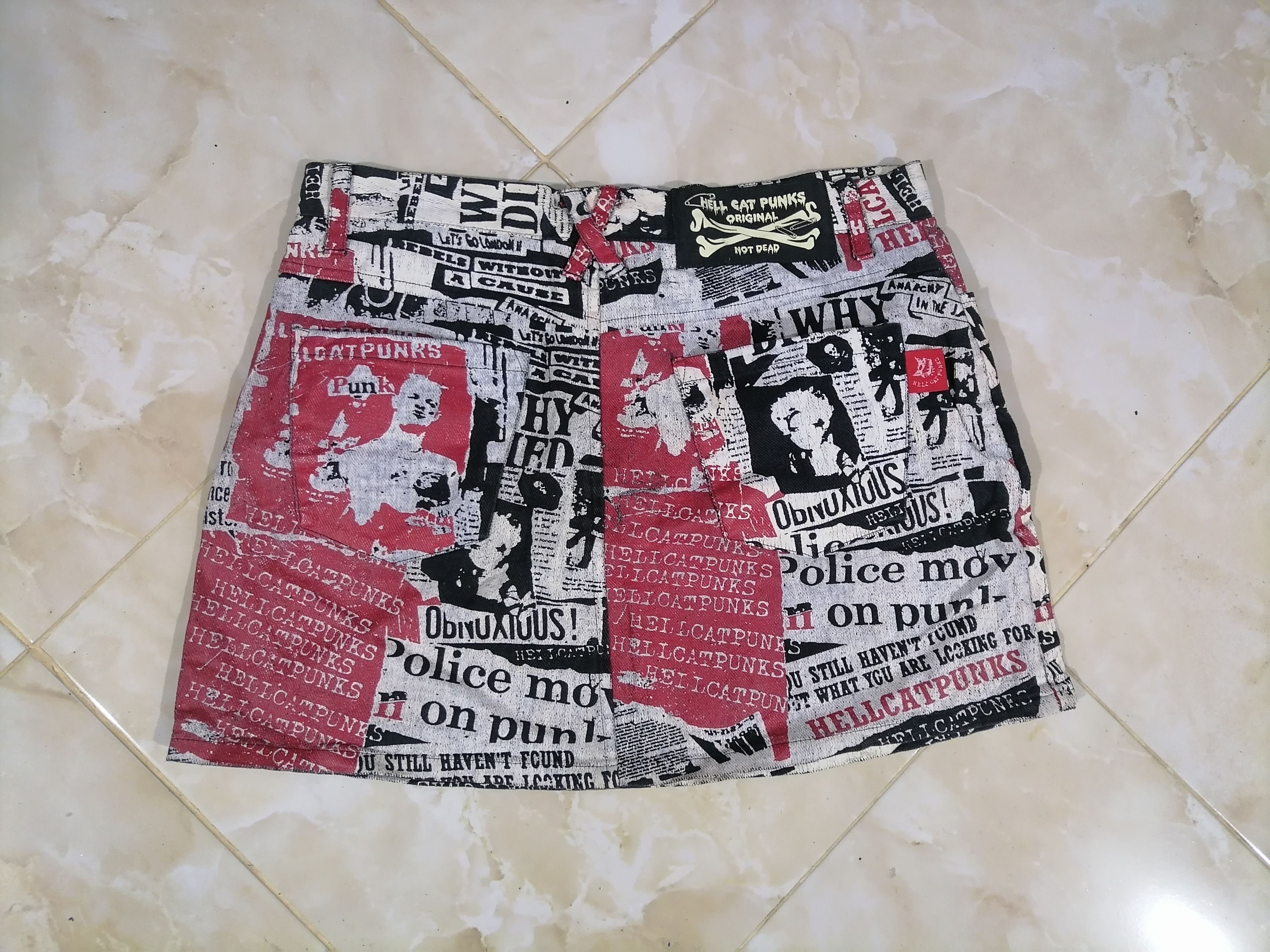 Seditionaries Hell Cat Punks Waxed Denim Overprinted Mini Skirt Size 30" / US 8 / IT 44 - 2 Thumbnail