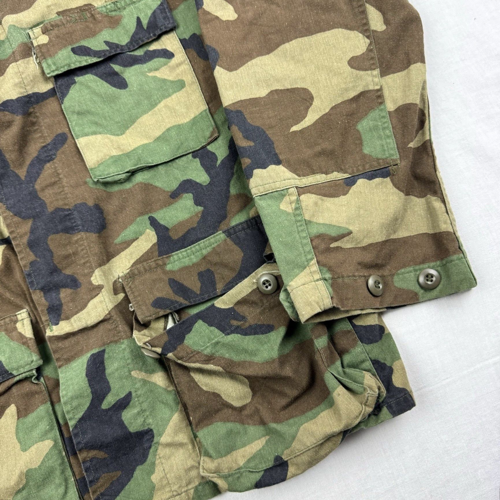 Vintage VINTAGE US Army Button-Up Shirt Adult M Green Military 80s Camouflage Long Sleeve Button-Up Mens Size US M / EU 48-50 / 2 - 3 Thumbnail