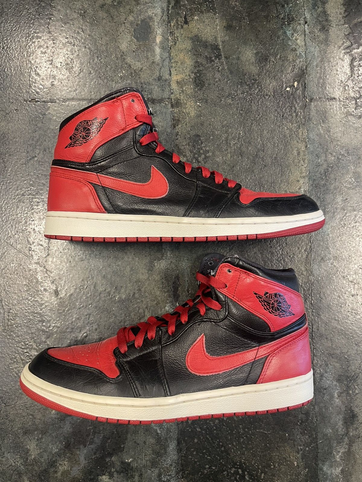 Nike Jordan 1 Banned (2011) Size US 10 / EU 43 - 1 Thumbnail