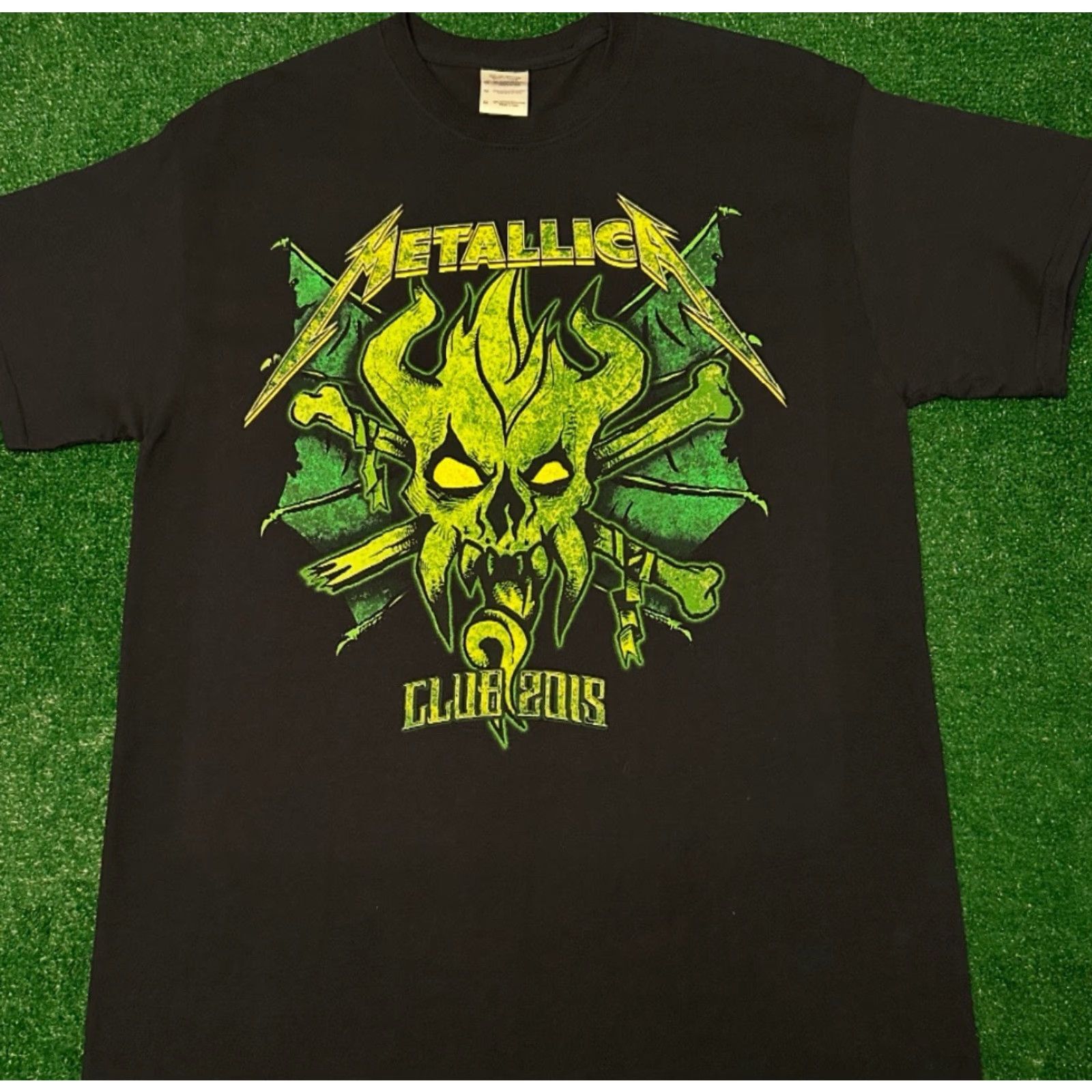 Vintage VINTAGE Metallica Rock Band Tee Metallica Club 2015 VTG Shirt Mens Size Medium Black Short Sleeve 90s Music Rock Band Mens Size US M / EU 48-50 / 2 - 3 Thumbnail
