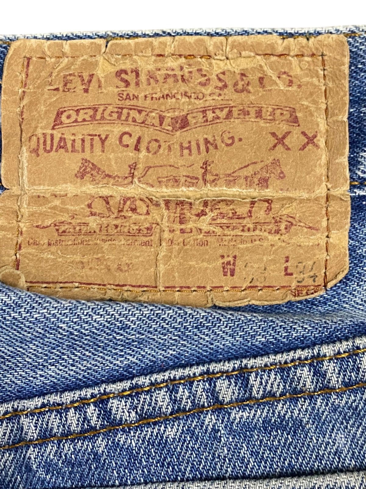 Levi's Vintage Clothing Vintage Levis 501 80’s Button 501 Distressed Loose Jeans Size US 32 / EU 48 - 13 Thumbnail