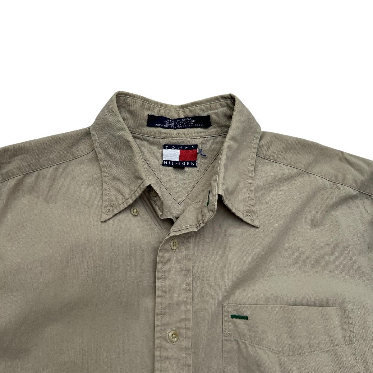 Tommy Hilfiger × Vintage Vintage Tommy Hilfiger Embroidered Logo Button Up Shirt Size US L / EU 52-54 / 3 - 3 Thumbnail